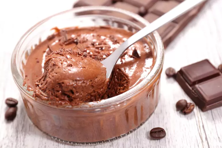 Mousse au chocolat noir pour 8 personnes