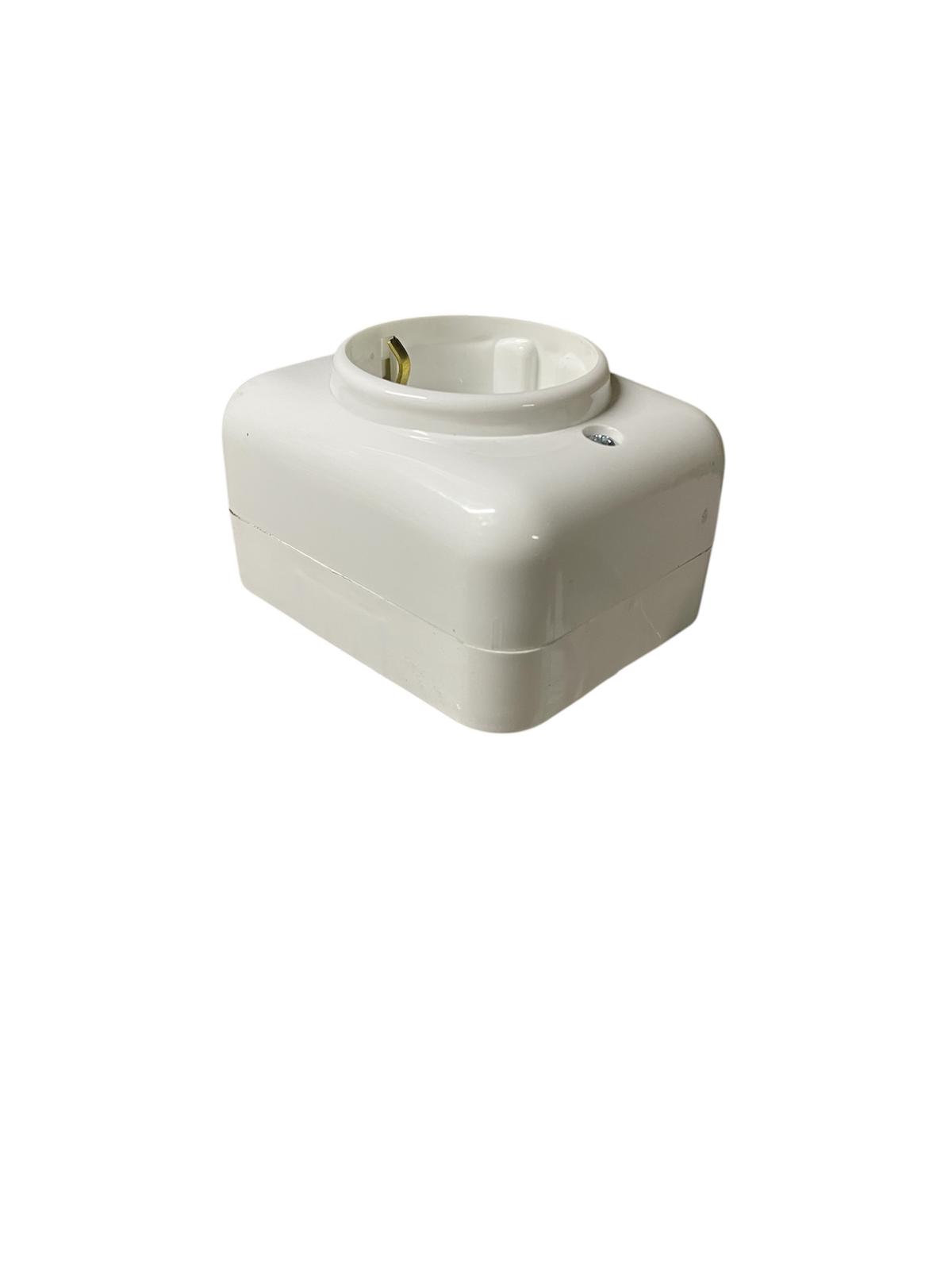 Tomacorriente Schuko