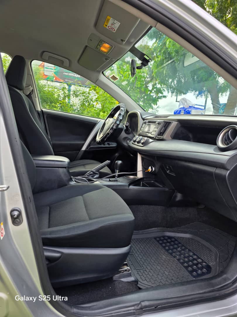 Toyota RAv4 Année 2016 moteur gasoil tout papier a jour