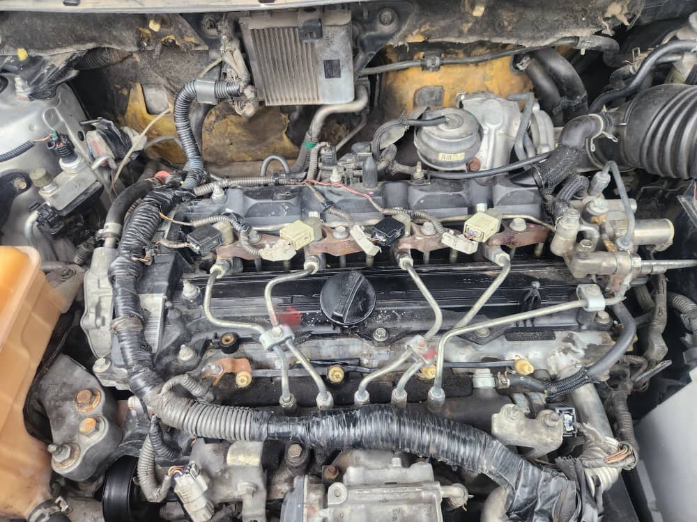 Toyota RAv4 Année 2016 moteur gasoil tout papier a jour