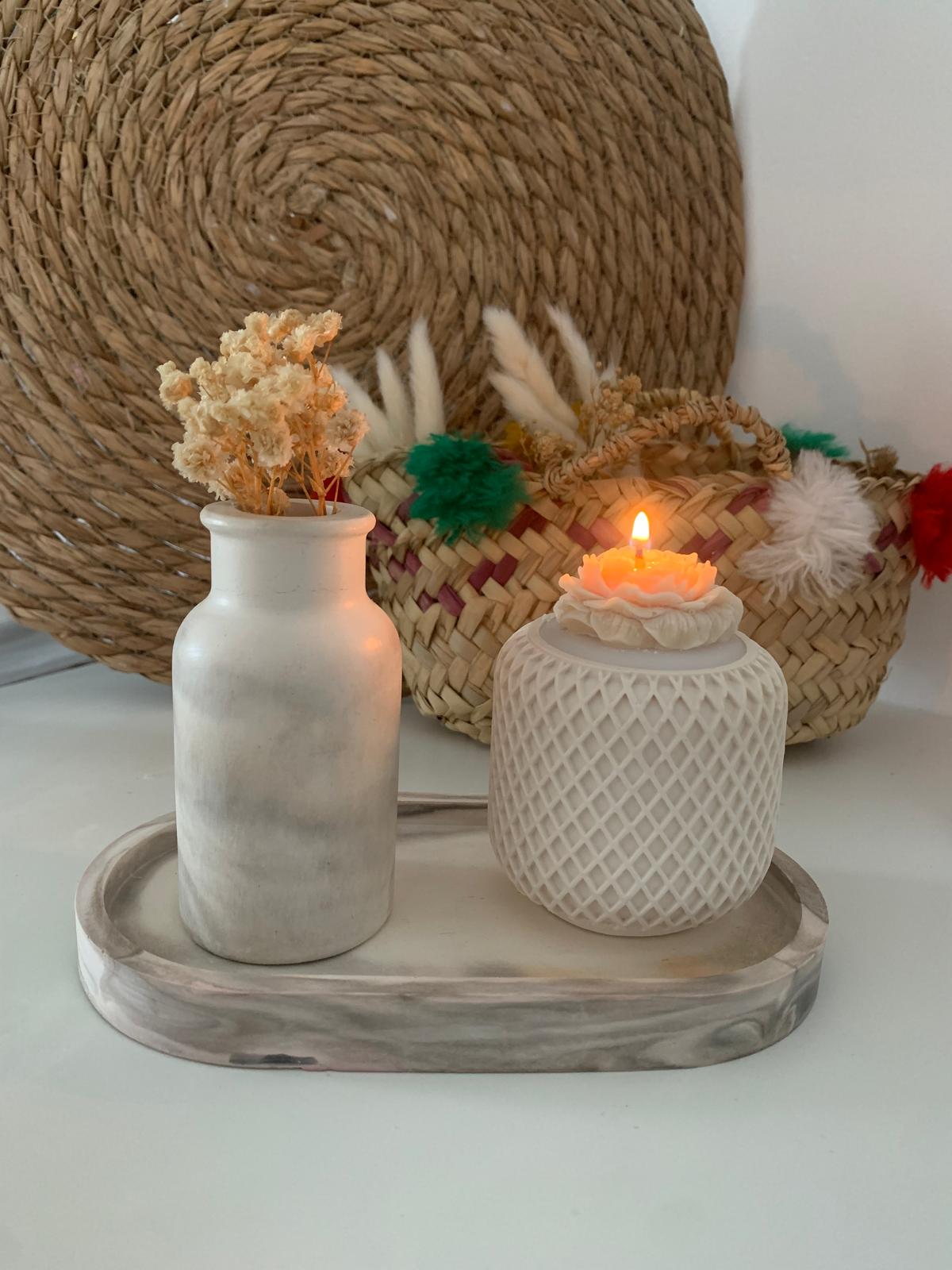 Décoration Artisanale en Pierre Blanche – Vase & Bougie Sculptée (Pièce Unique)