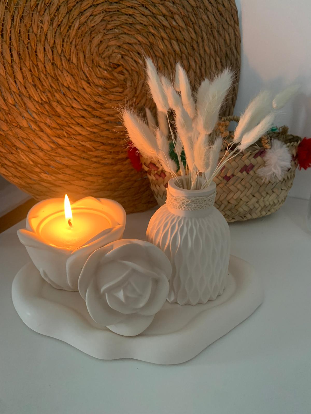 Ensemble Décoratif Artisanal en Pierre Blanche – Bougie Fleur & Mini Vase (Fait Main)