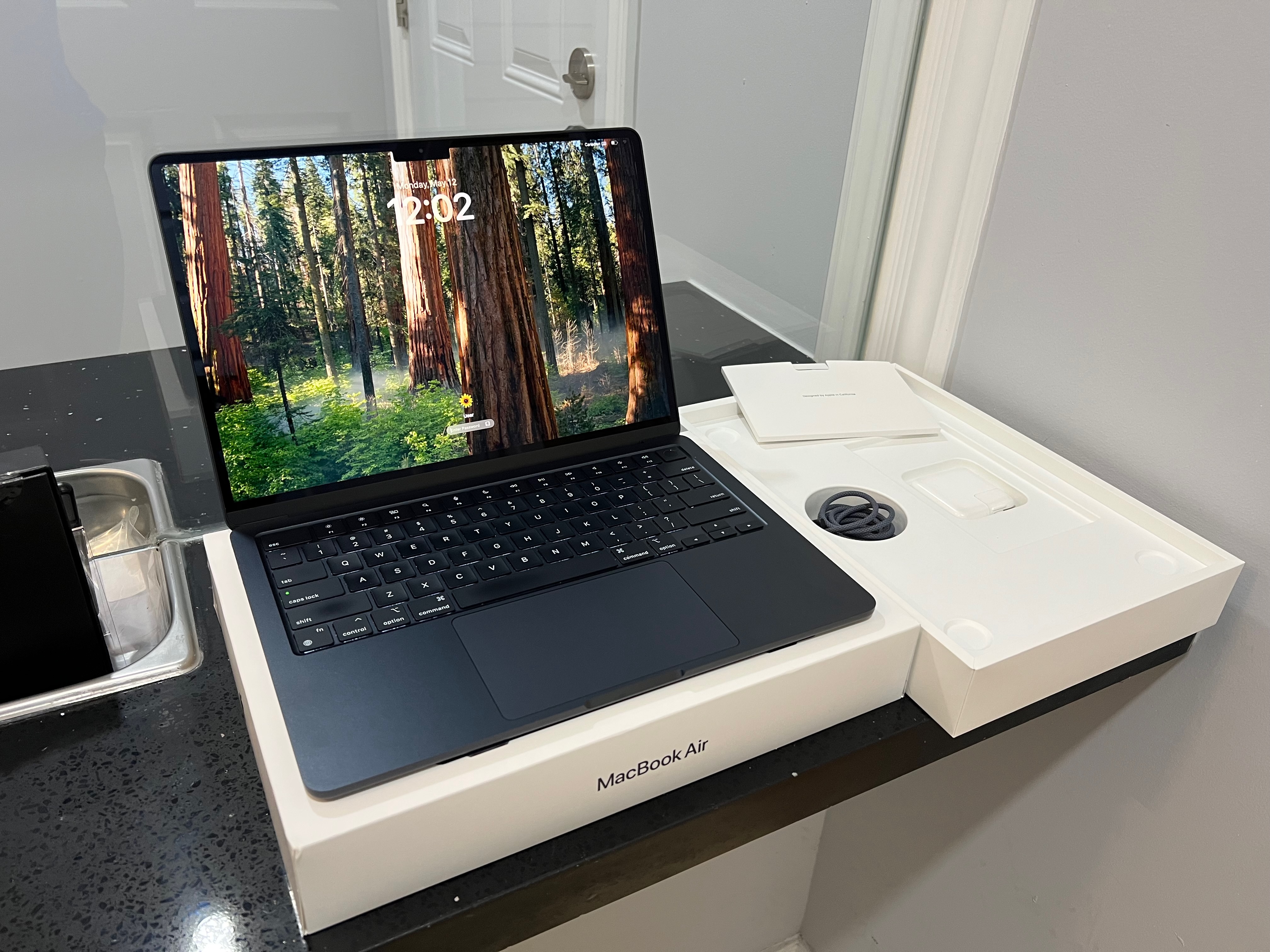 2022 MacBook Air M2 13” 8GB 256GB