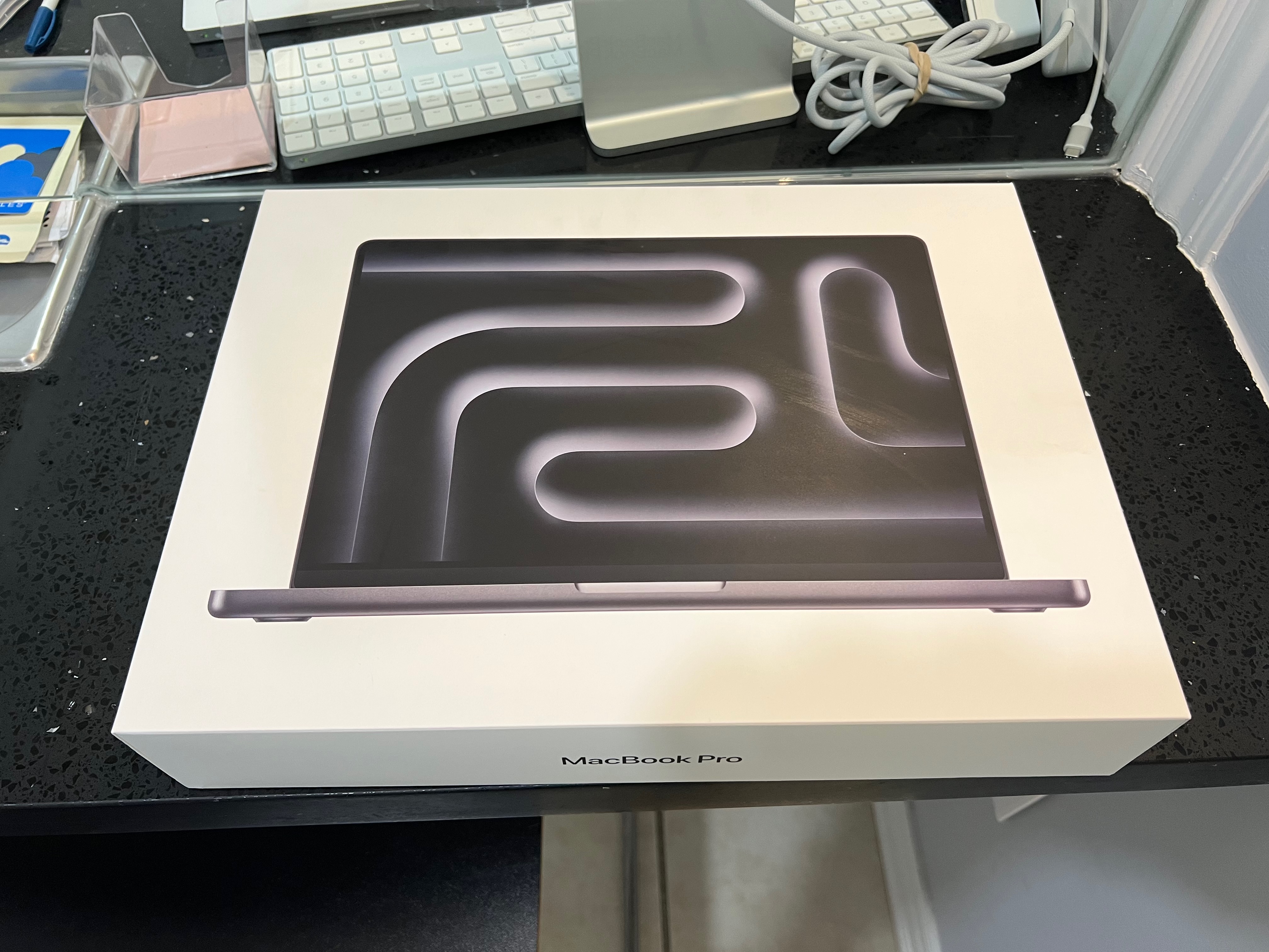 2025 MacBook Pro M4 Pro 24GB 1TB NEW SEALED