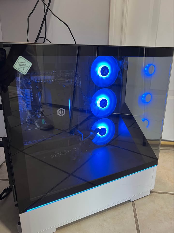 2025 NEW Gaming PC AMD 8GB GPU Ryzen 7 8700F w/Ai 5.0Ghz + 27" 180Hz Curved Monitor