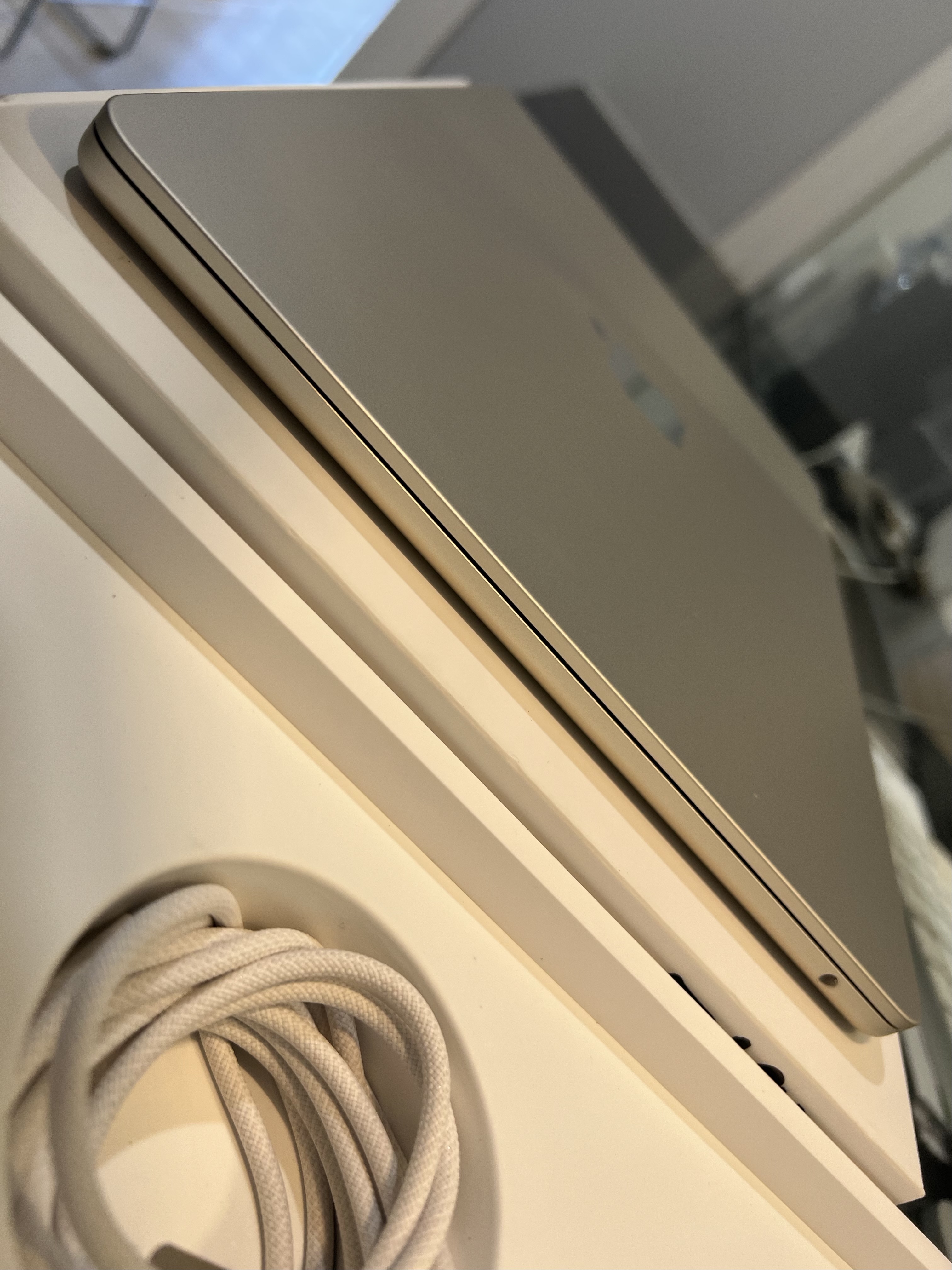 2025 MacBook Air M4 with AppleCare Aug 2026