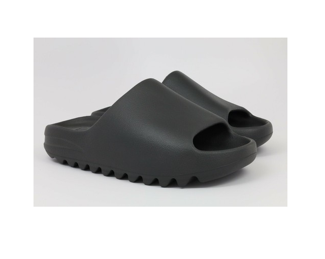 Black Yeezy Slide