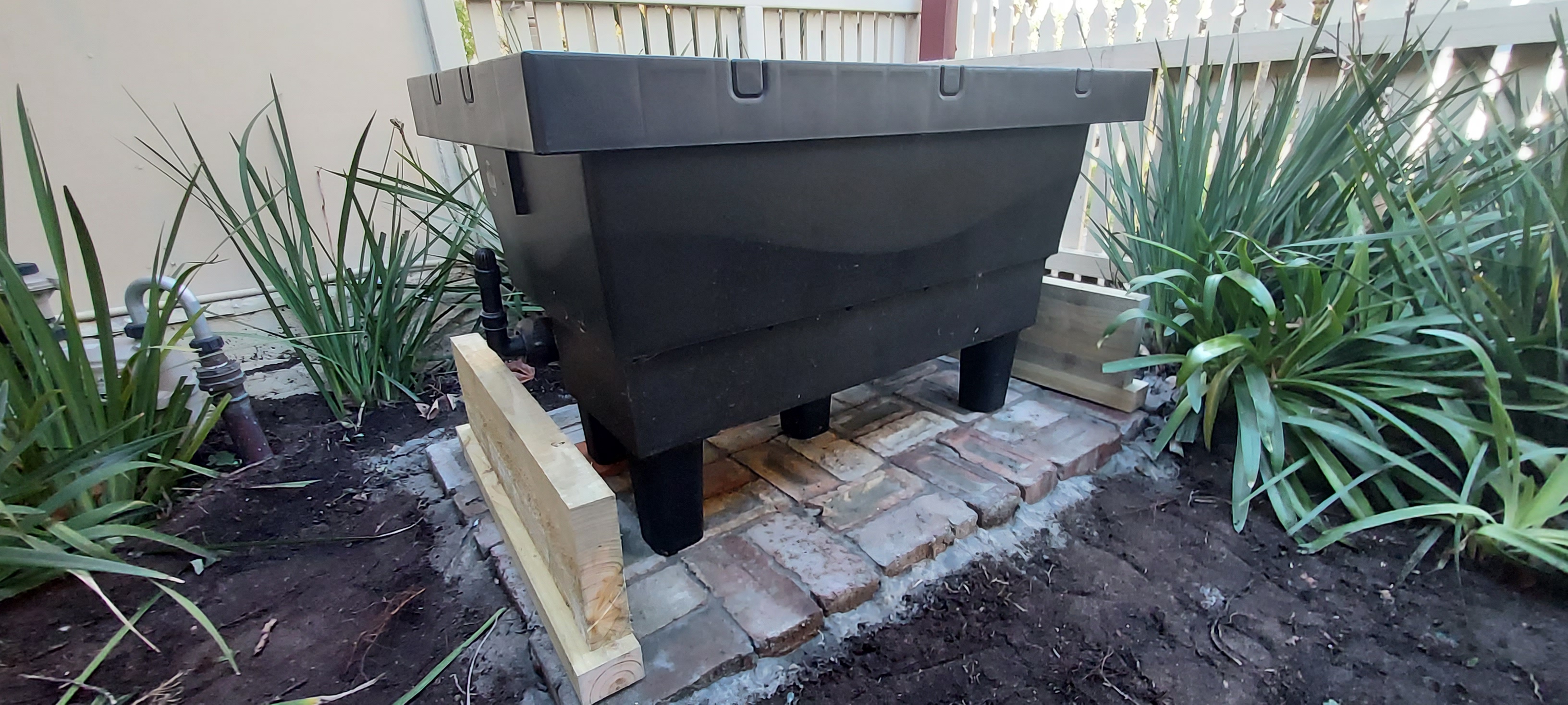 Foodcube Slim  installed on customer’s existing concrete or tile base