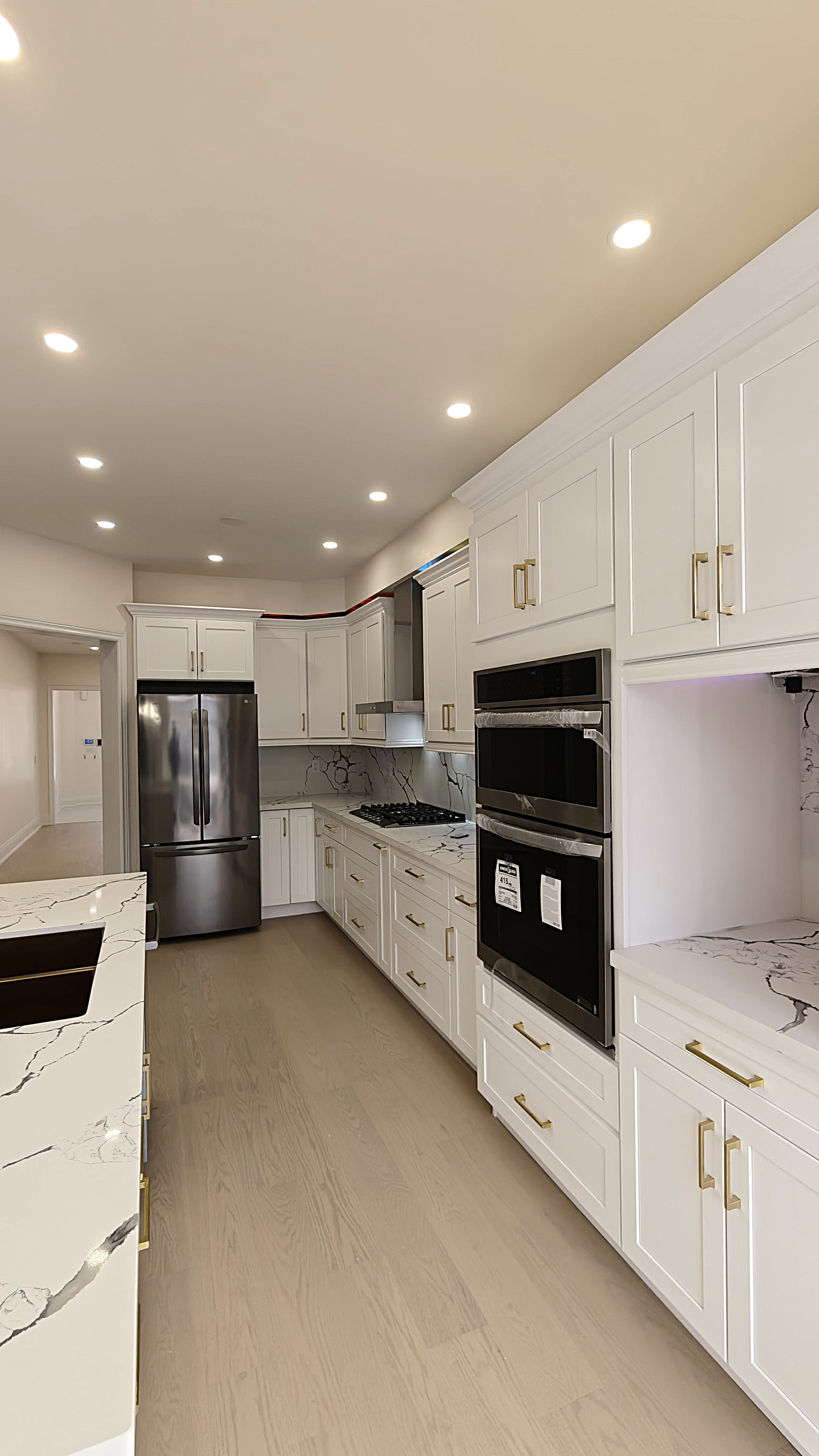 solid wood kitchen cabinet and quartz countertop 