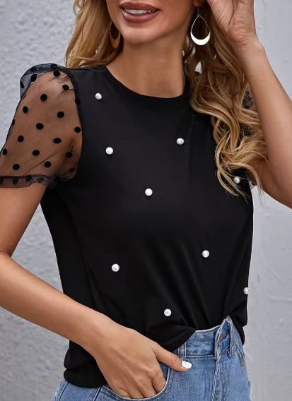 BLUSA NEGRA CON PERLAS