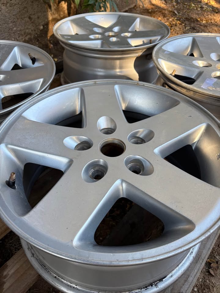 Set of 4 Alloy Wheels
