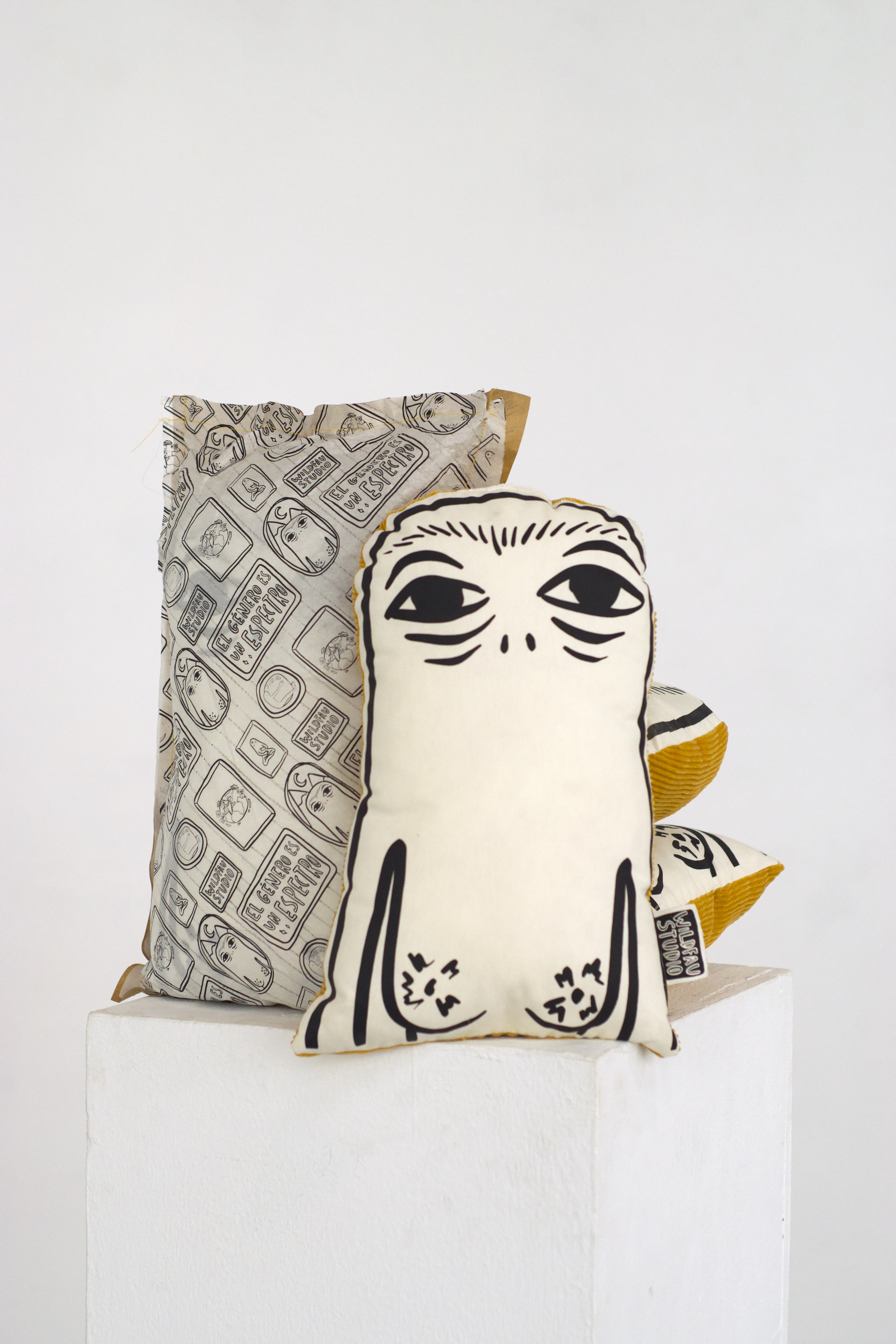 Sisant Pillow