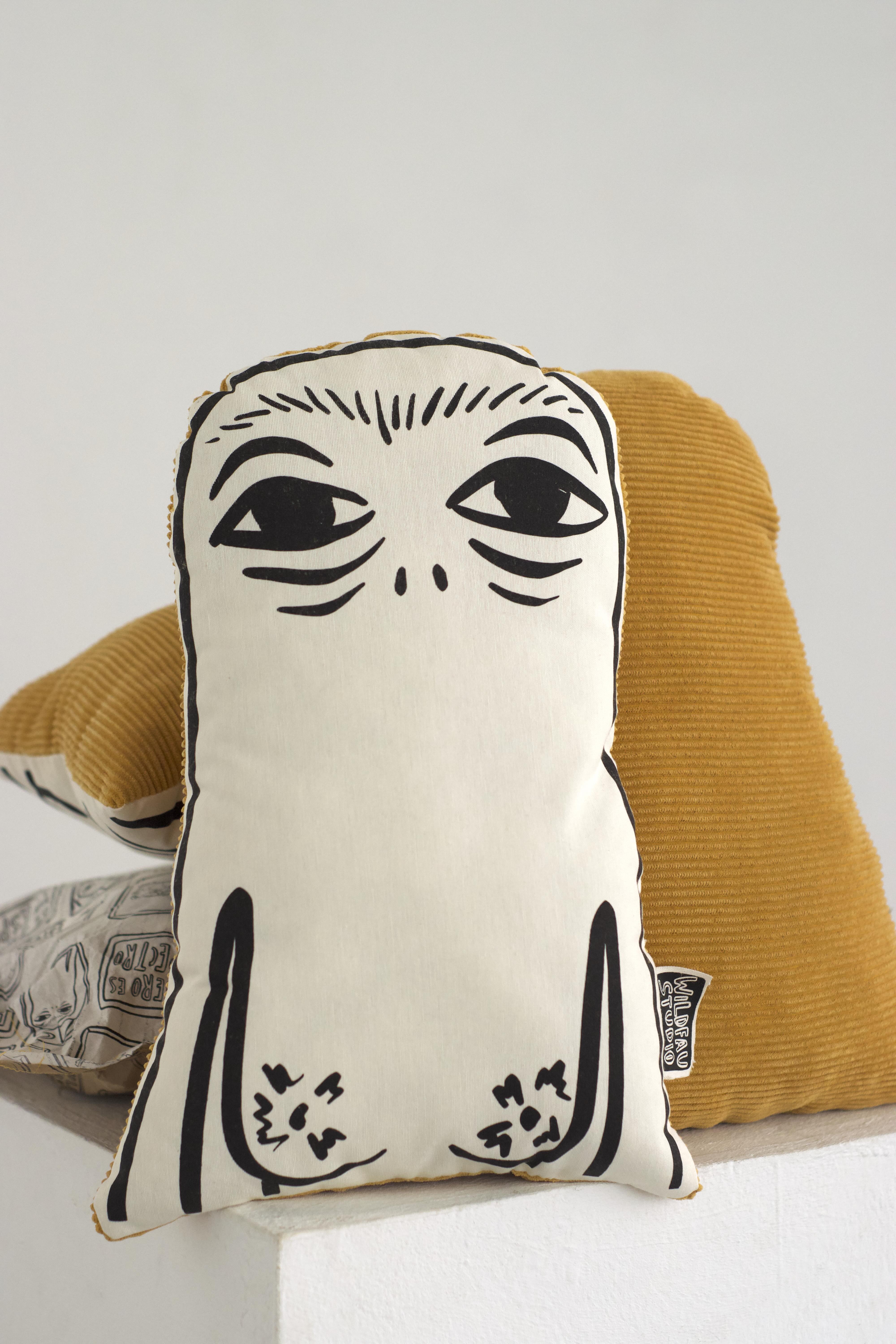 Sisant Pillow