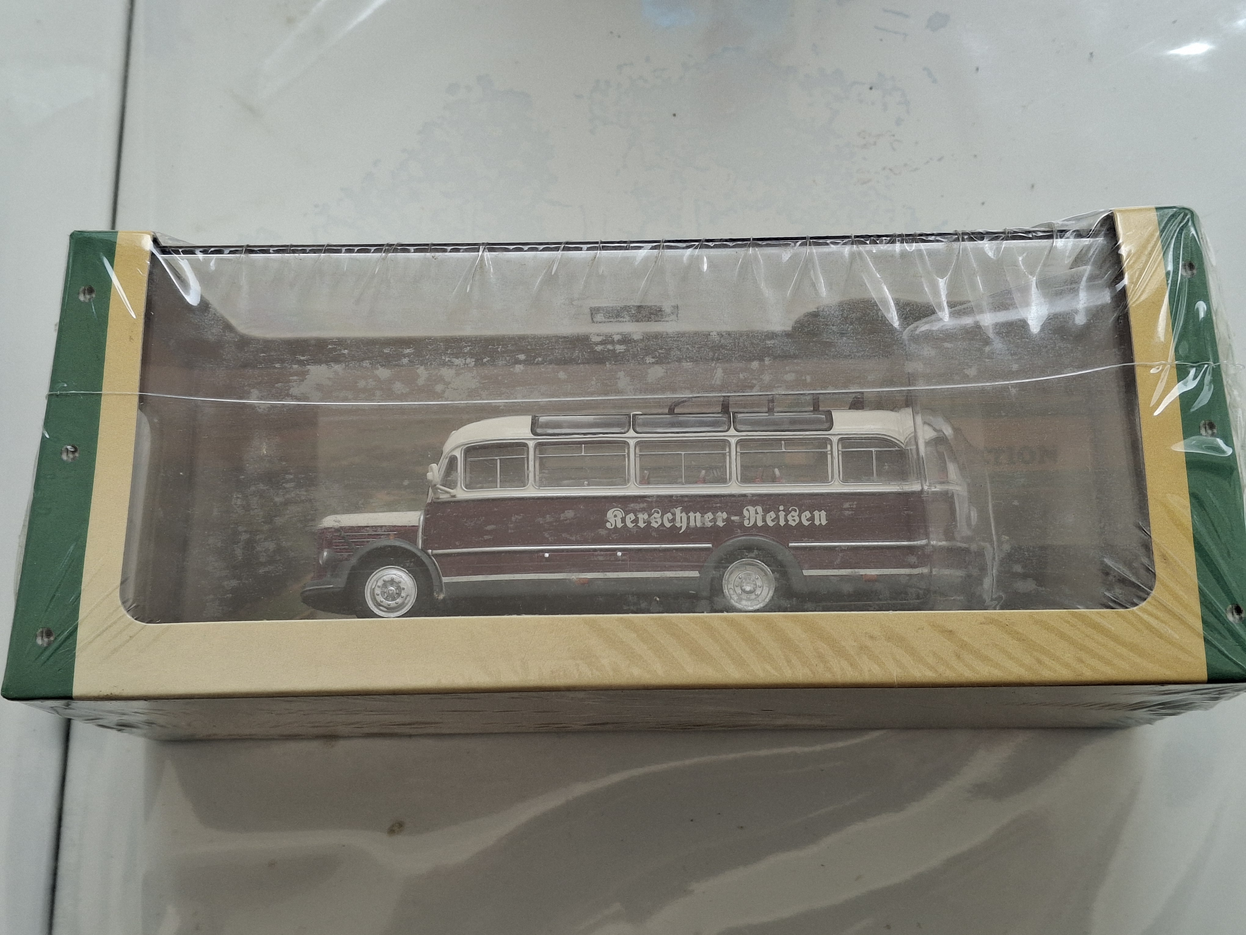 Modèle réduit de bus vintage