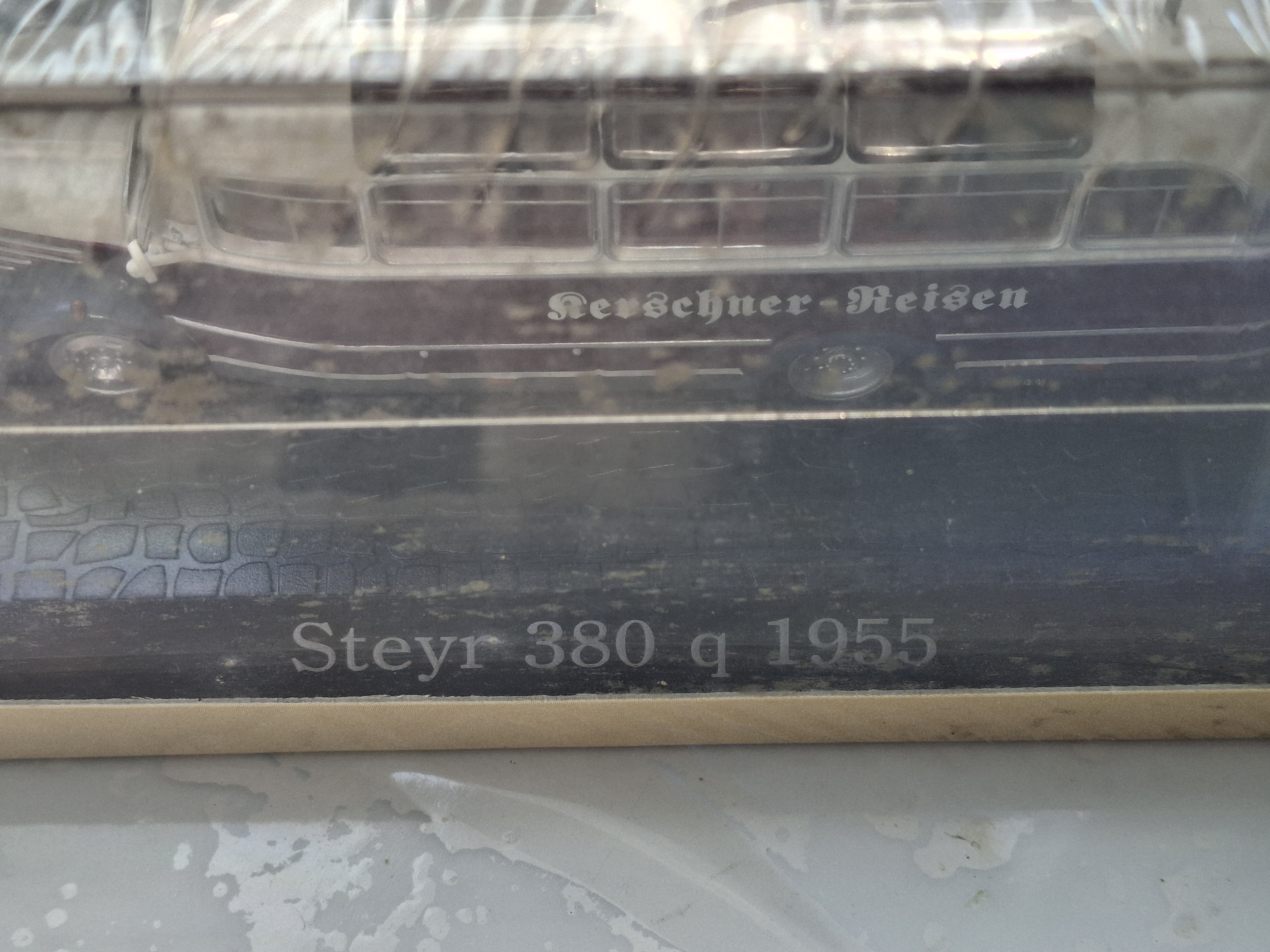 Modèle réduit de bus vintage