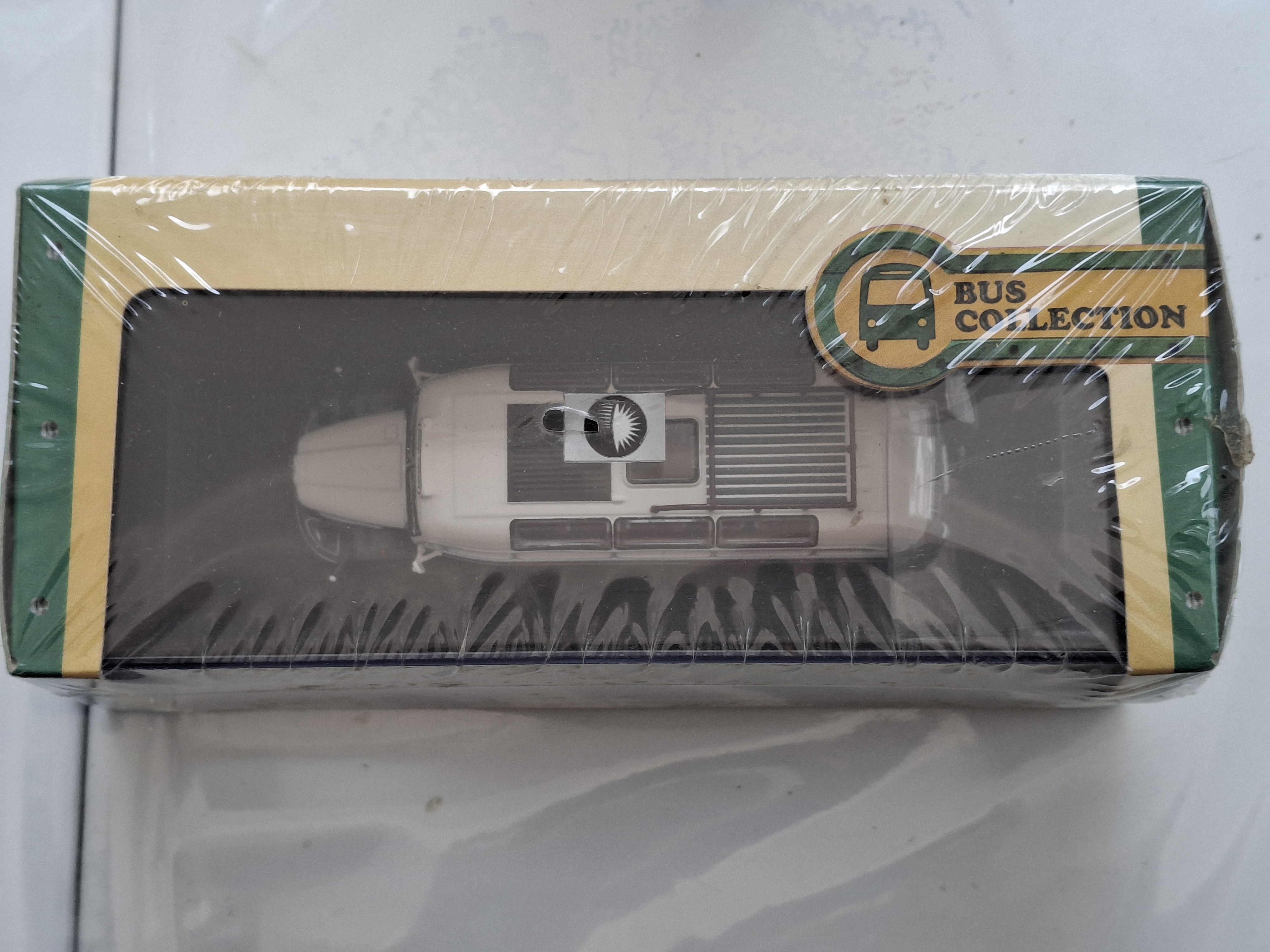 Modèle réduit de bus vintage