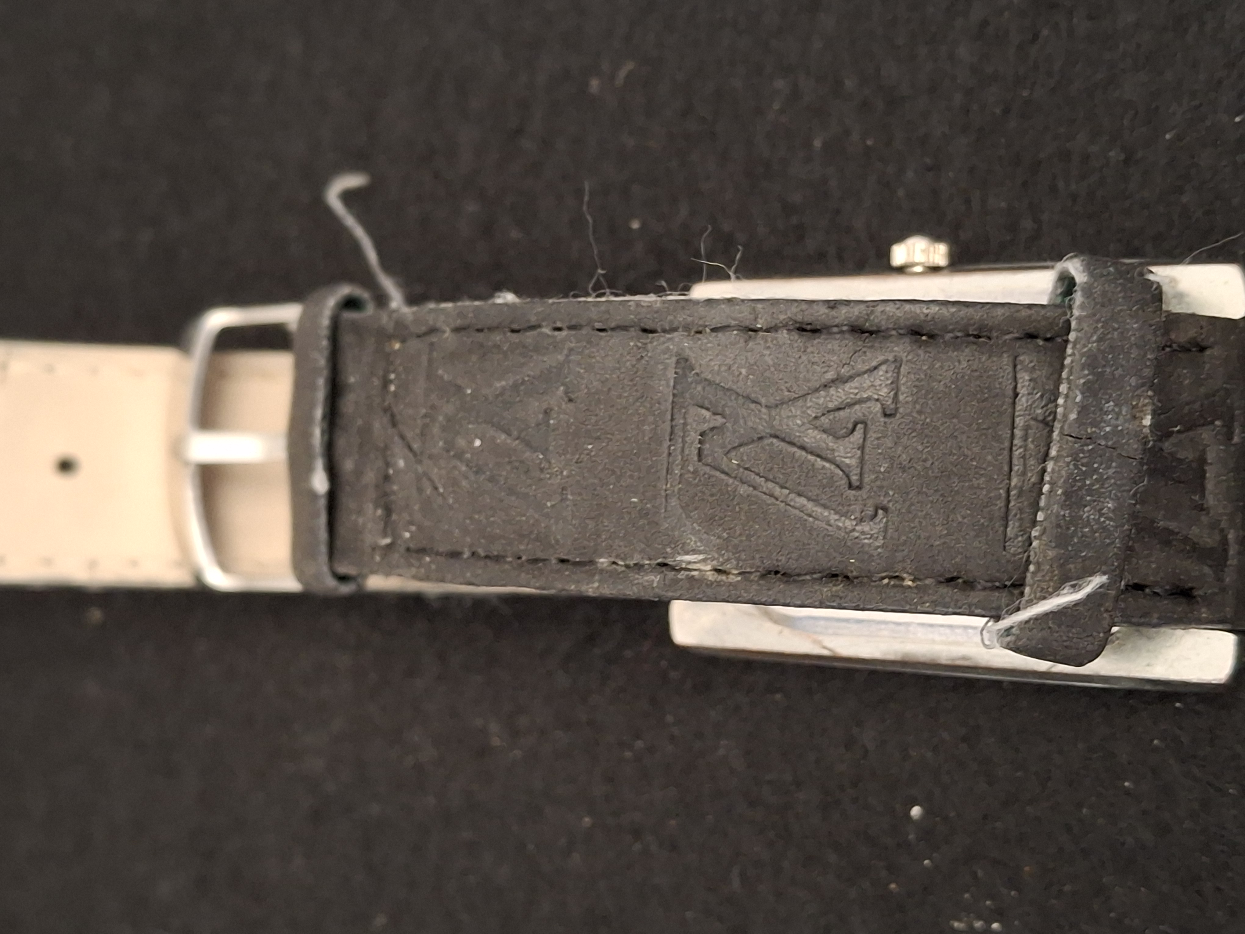 Montre Louis Vuitton Plaquée OR G 20M