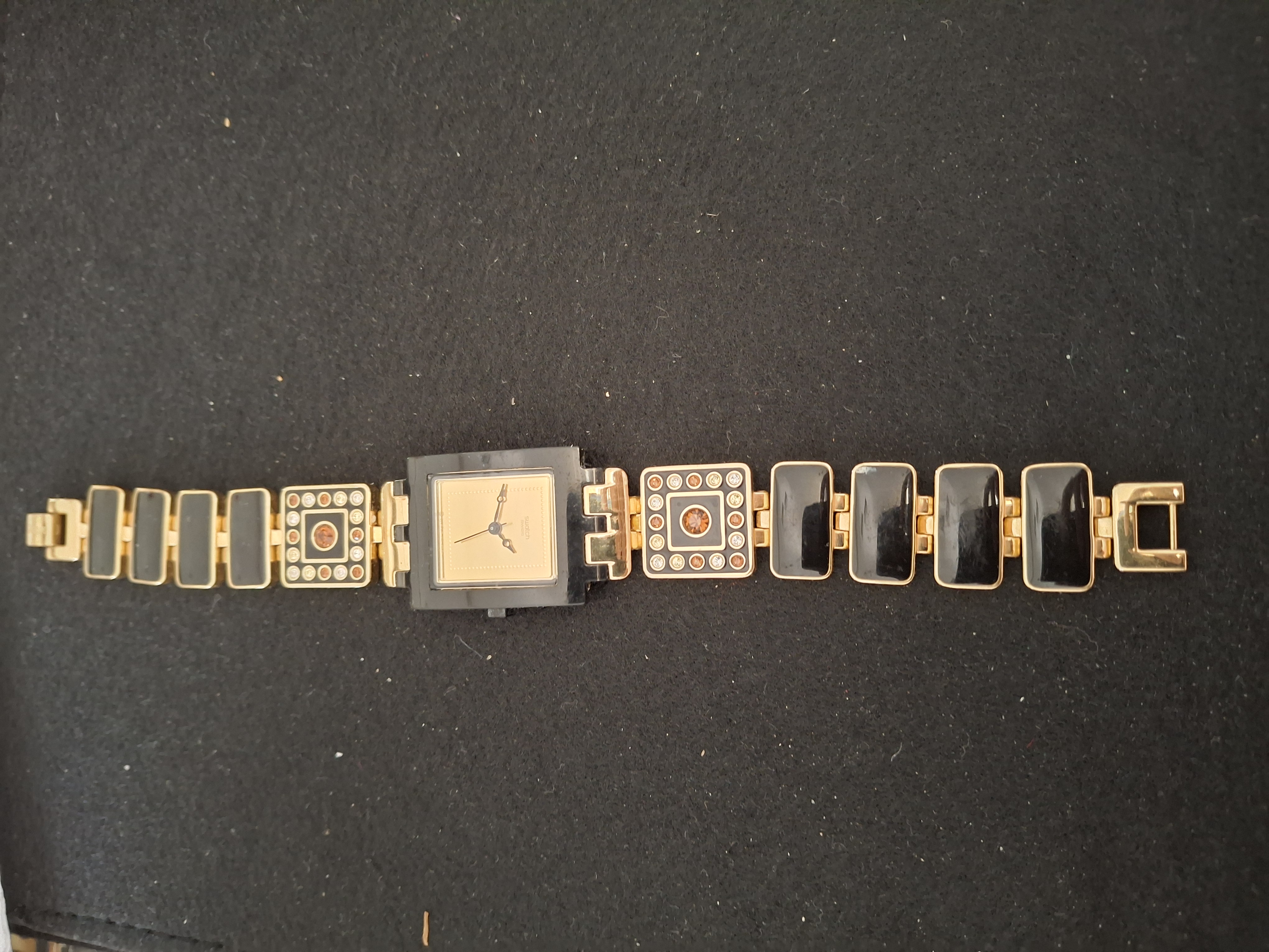 Montre Swatch élégante