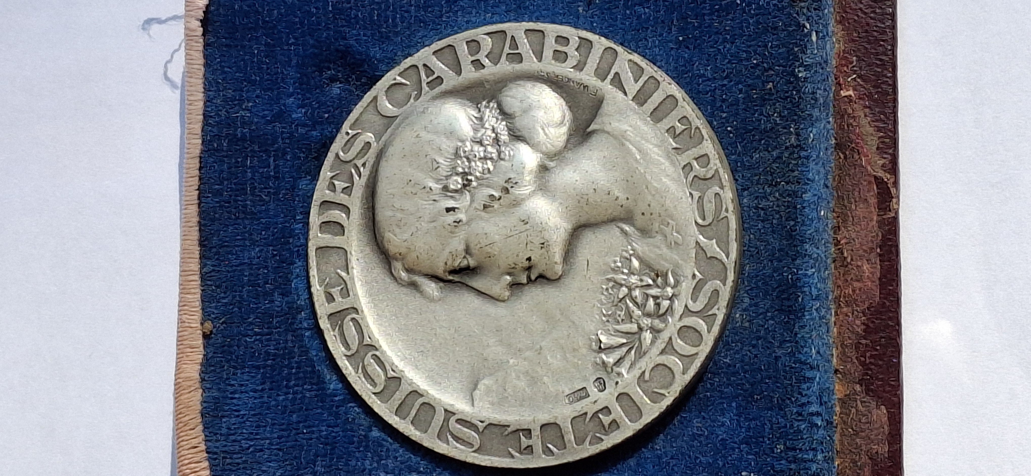 Médaille ancienne des Carabiniers