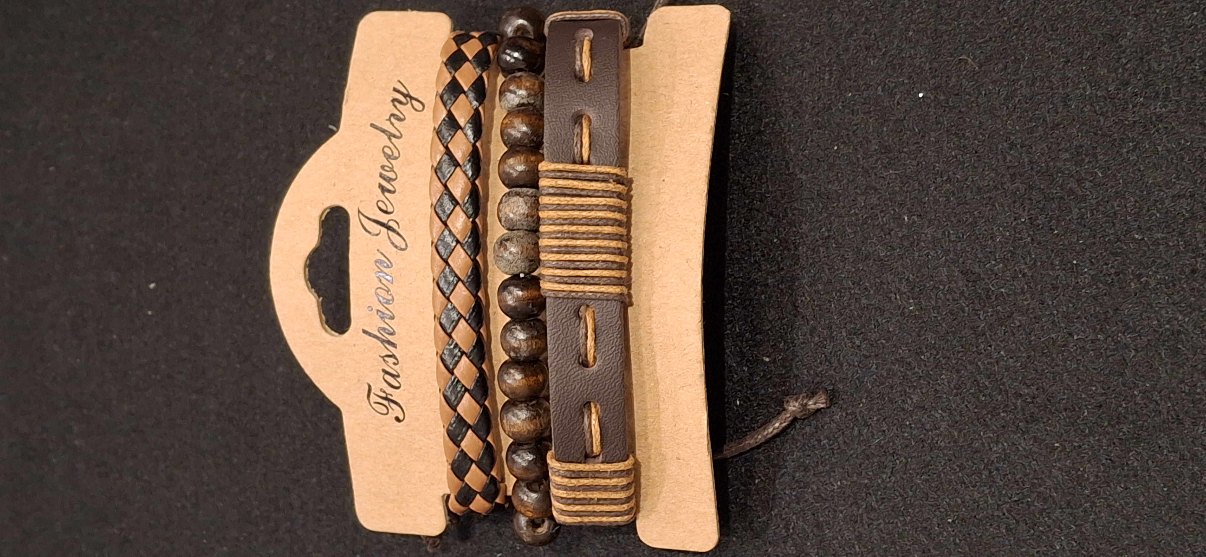 Bracelets en cuir et perles