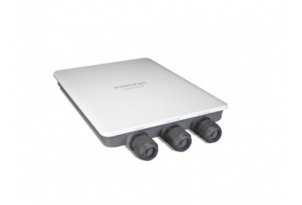 ACESS POINT OUTDOOR FORTNET - TRI RADIO (802.11 B/G/N/AX 2X2 MU-MIMO, 802.11 A/N/AC/AX 2X2 MU-MIMO AND 1X 802.11 A/B/G/N/AC WAVE 2, 1X1 ), EXTERNAL ANTENNAS INCLUDED, 2X 10/100/1000 RJ45 PORT, BT/BLE, 1X TYPE A USB, 1X RS-232 RJ45 SERIAL PORT.