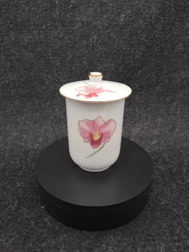 Yunomi•Japanese Tea Mug with Lid•Porcelain•New