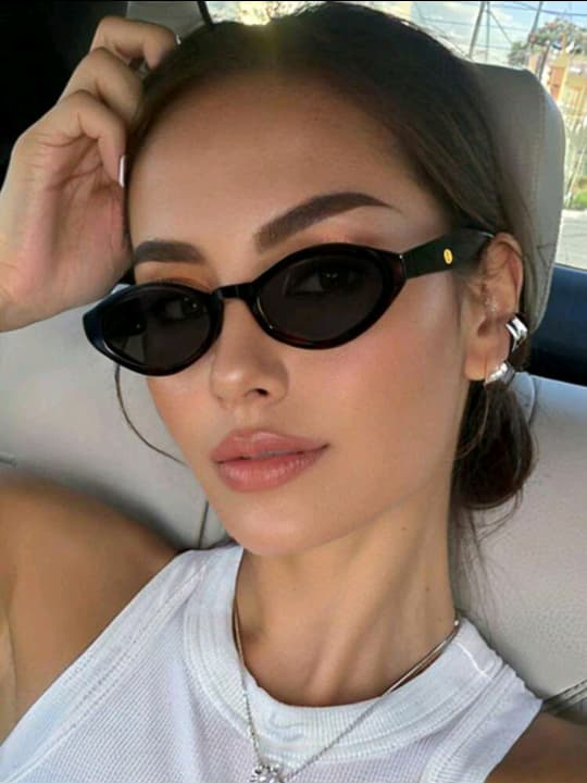 Black Oval Women’s Sunglasses