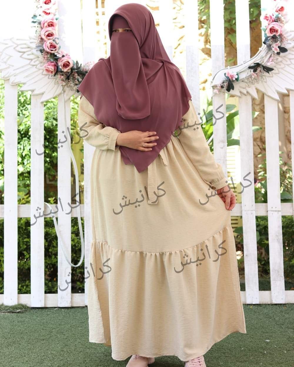 ( فستان أدوار ) 