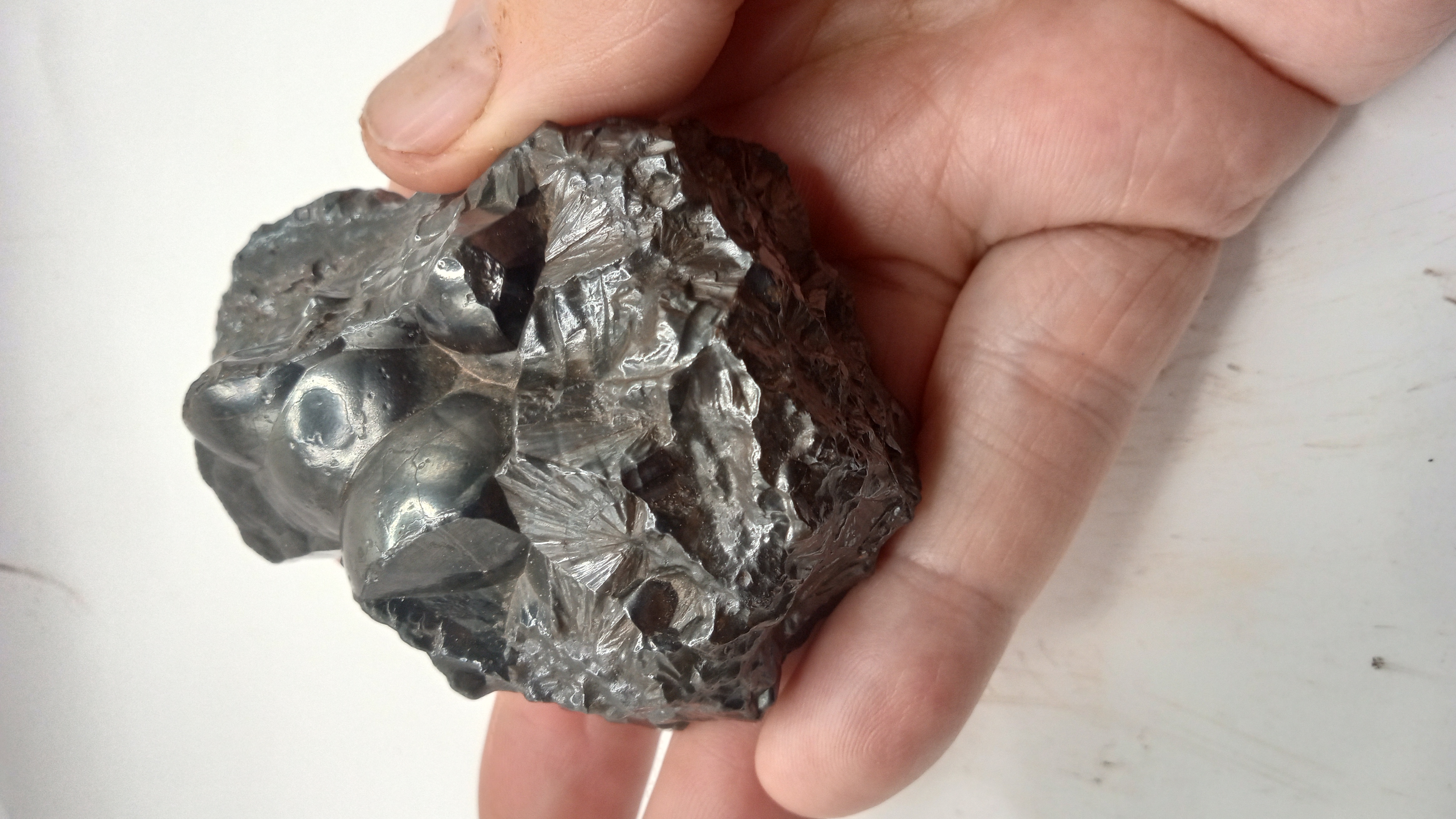 Beautiful Black Hematite - HQ - from Brazil -