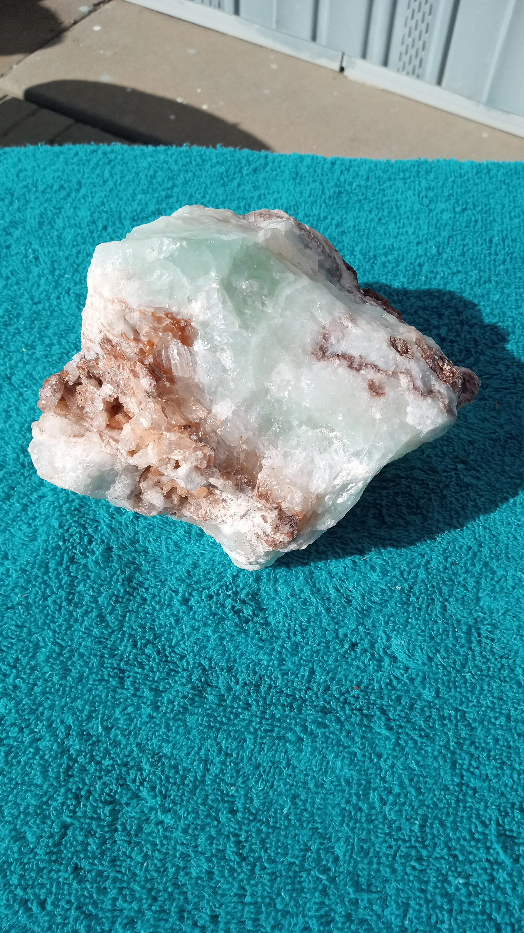 CALCITE WITH FERRUGINOUS QUARTZ