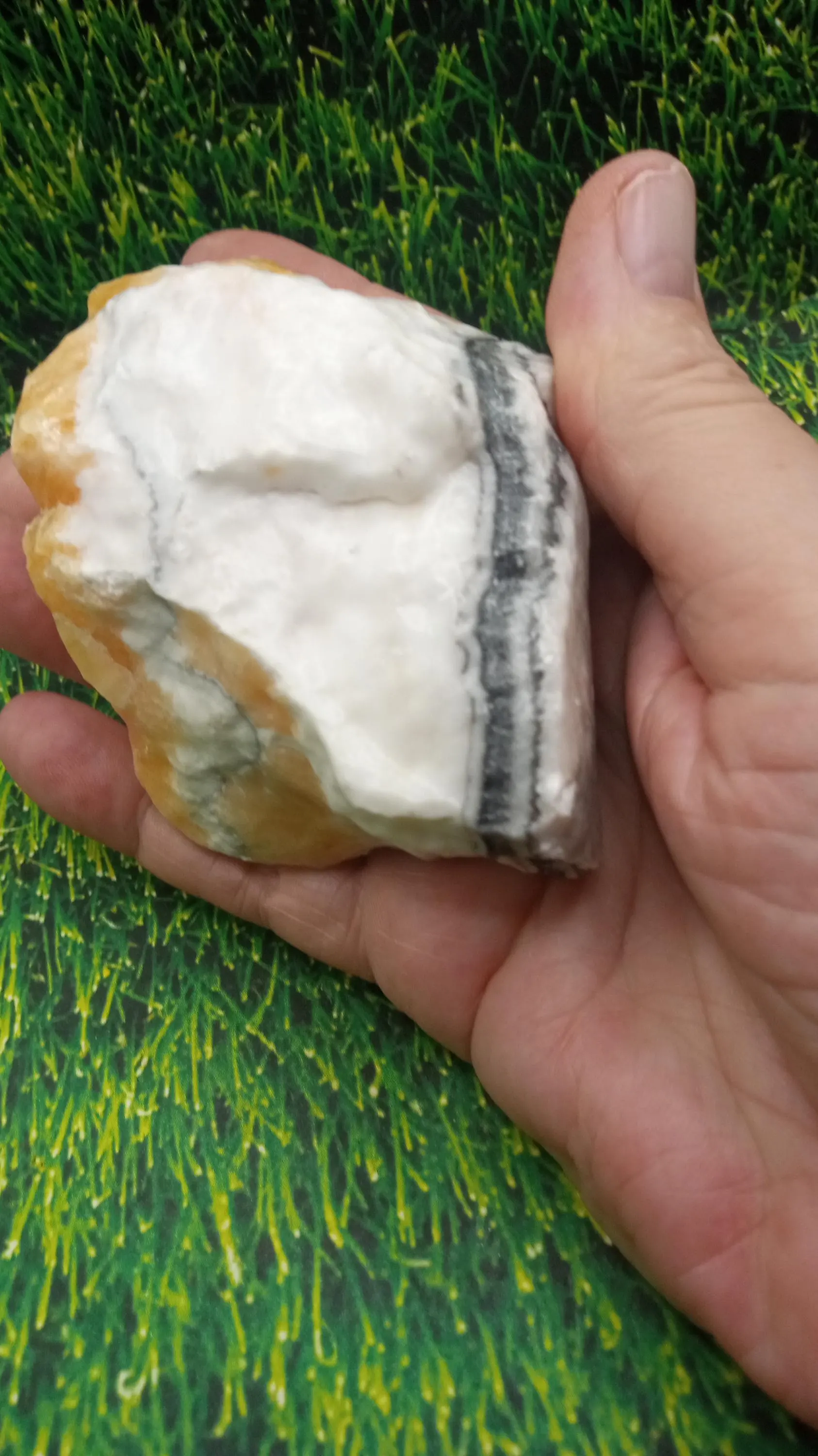 TRI-COLOR CALCITE 