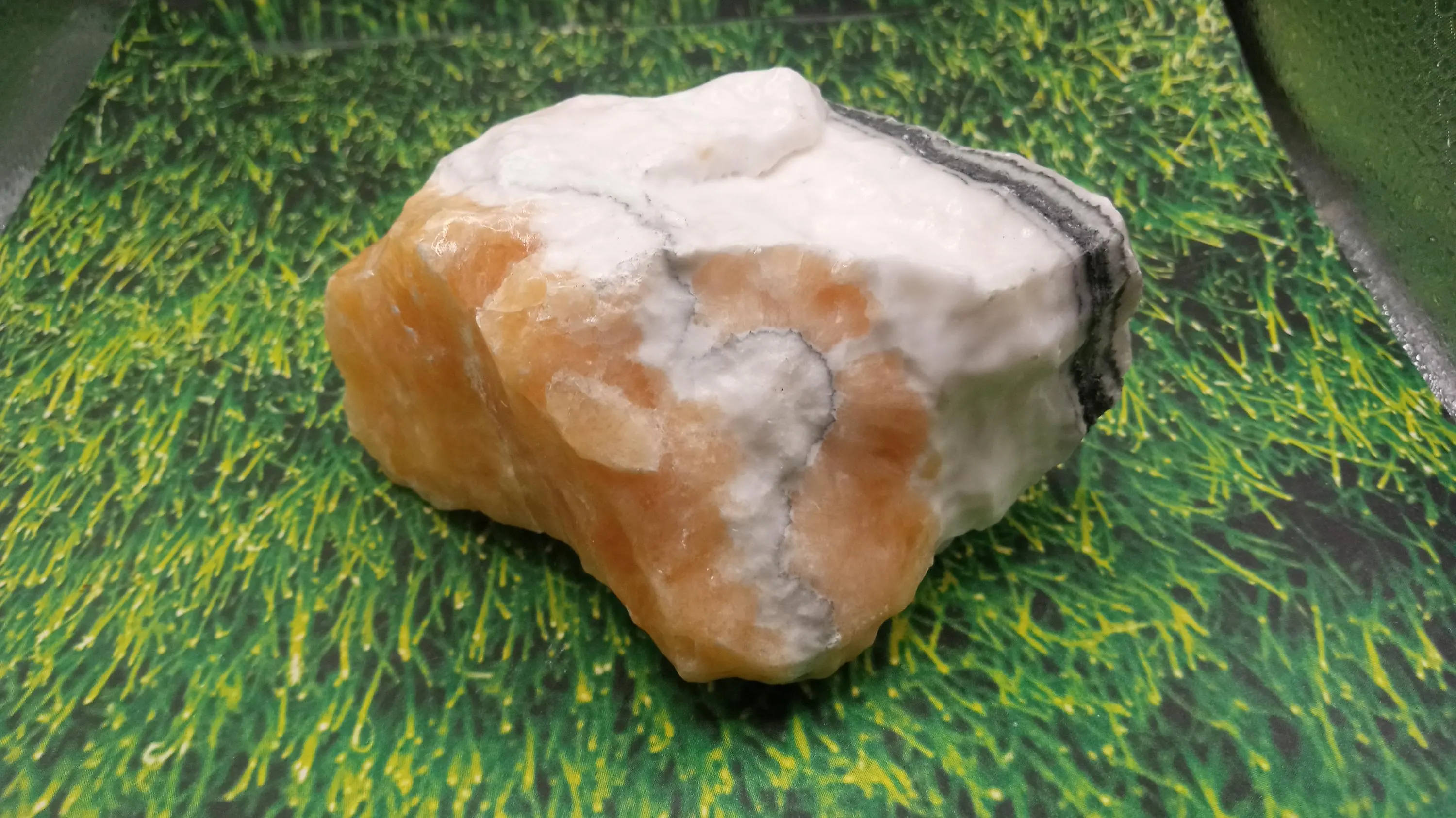 TRI-COLOR CALCITE 