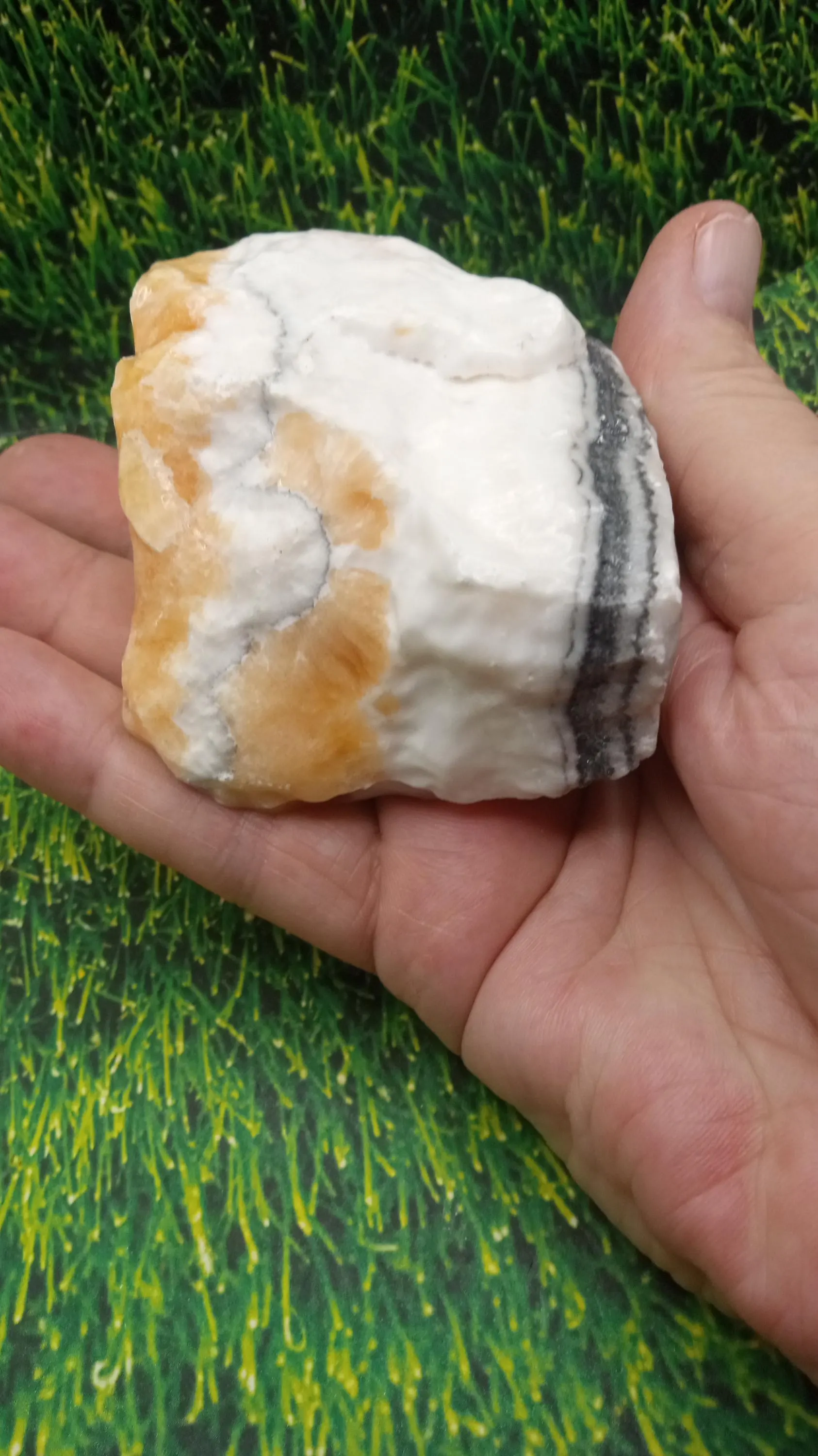 TRI-COLOR CALCITE 