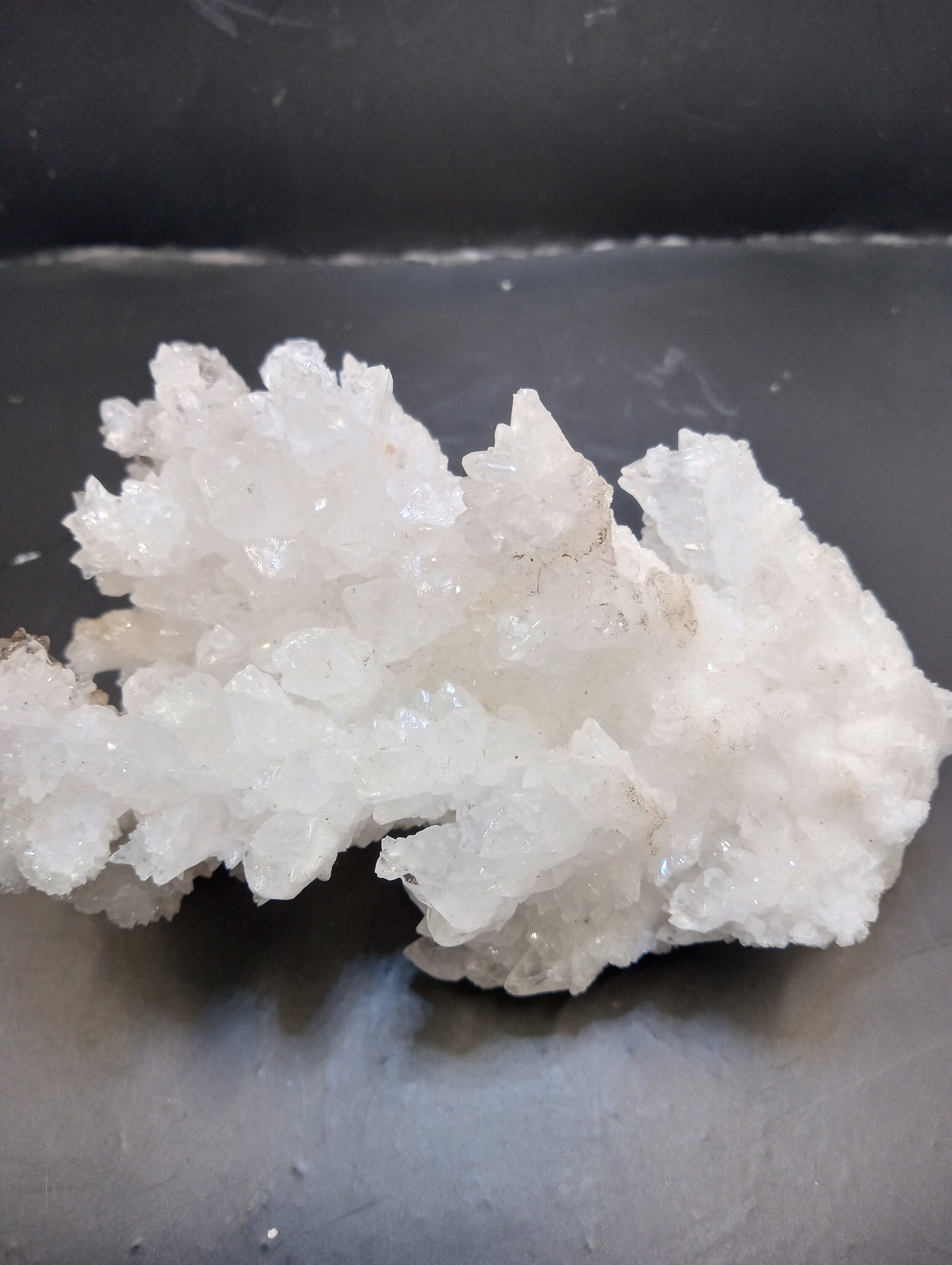 BEAUTIFUL WHITE SPARKLY RADIANT CAVE CALCITE