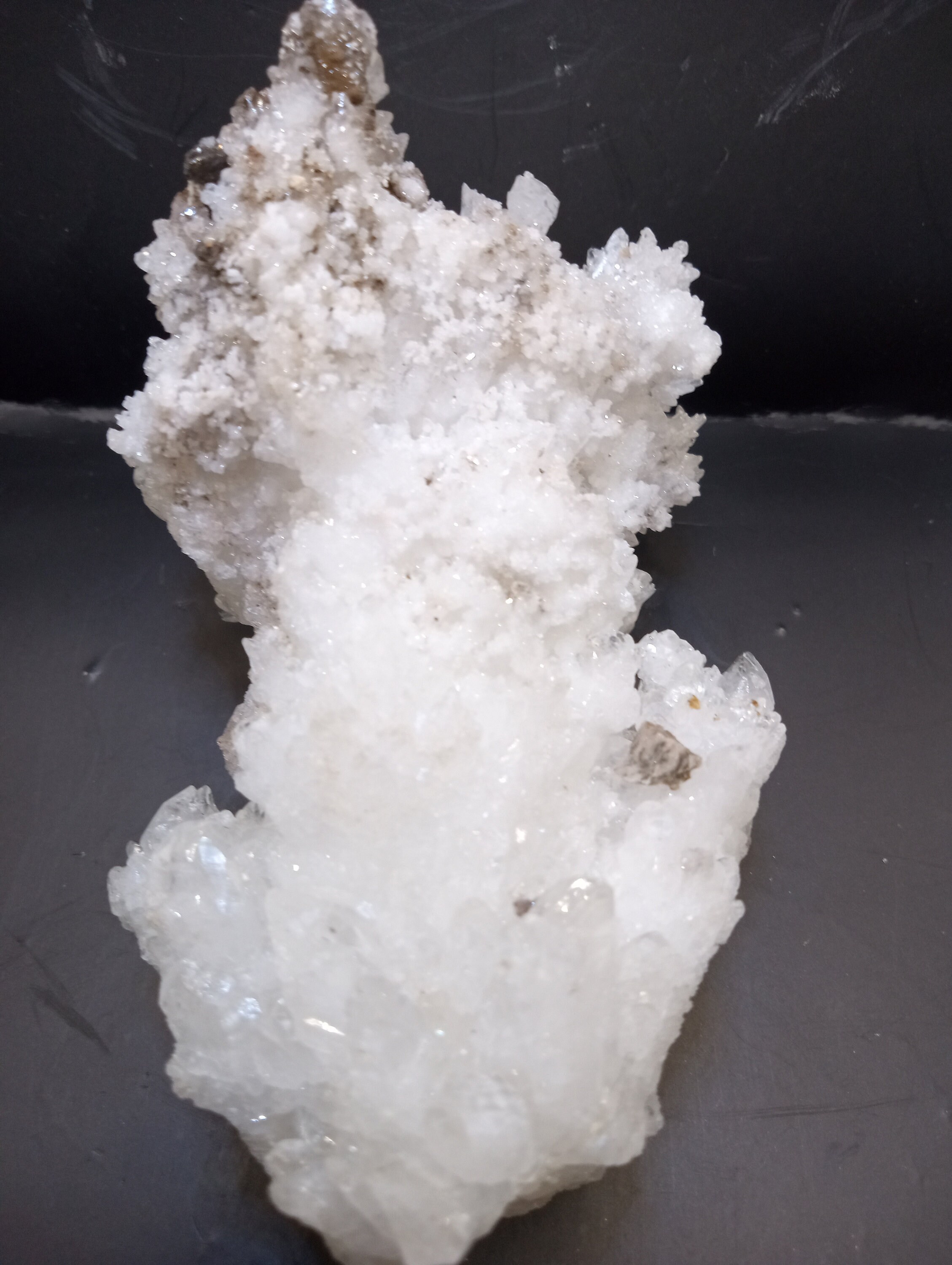 BEAUTIFUL WHITE SPARKLY RADIANT CAVE CALCITE