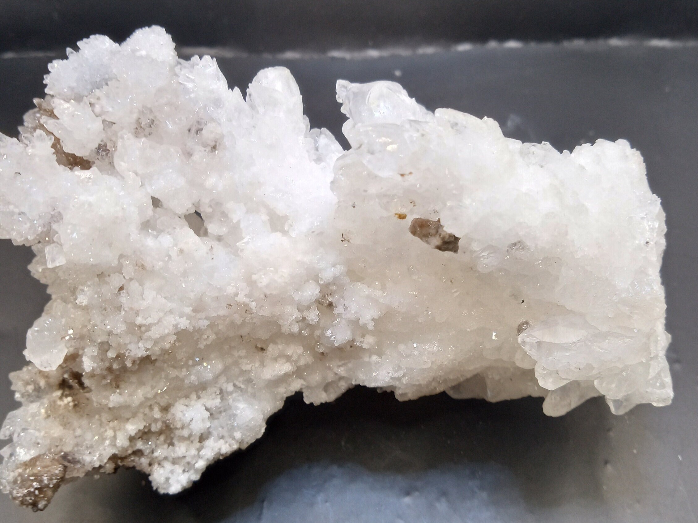 BEAUTIFUL WHITE SPARKLY RADIANT CAVE CALCITE