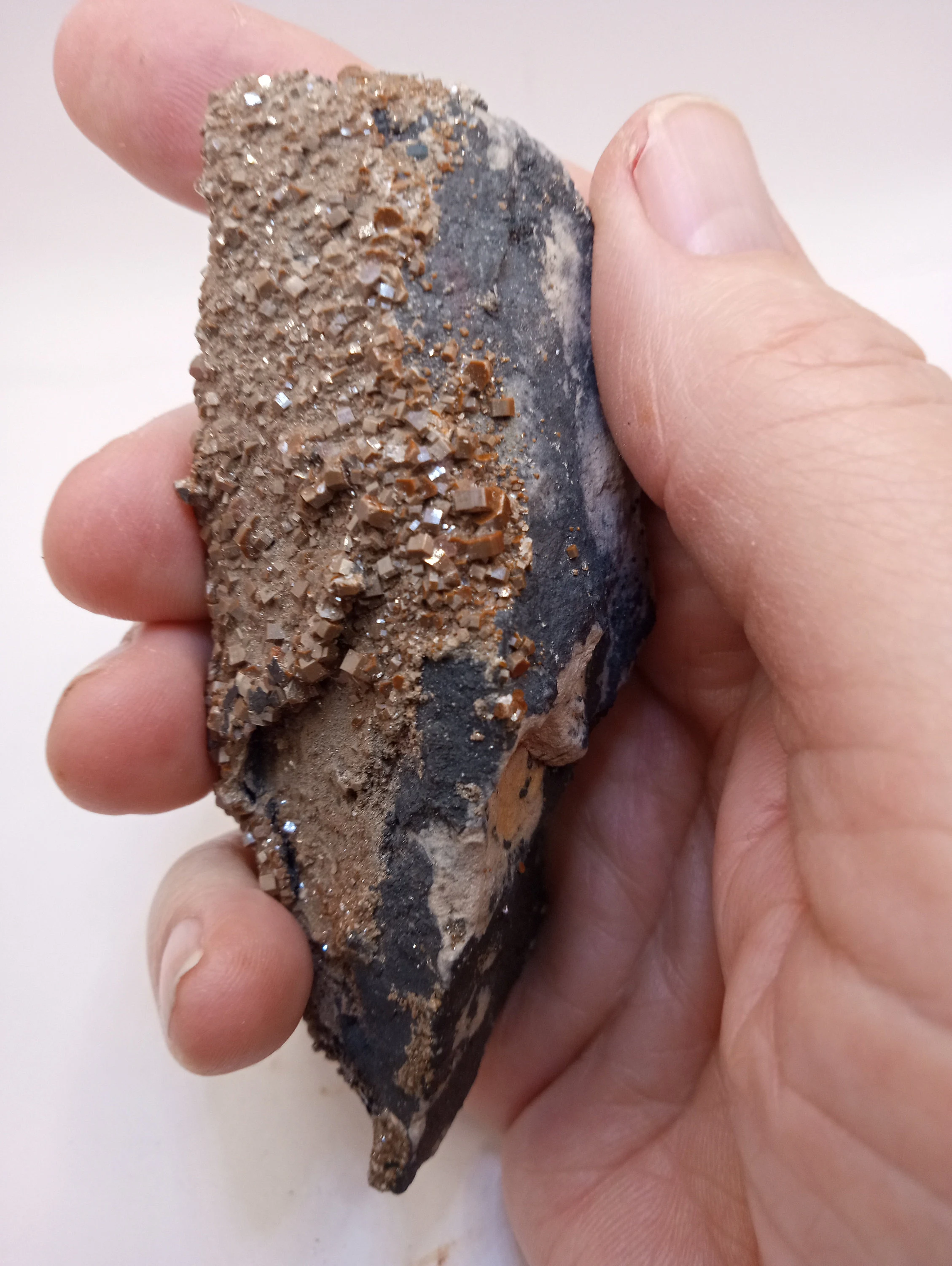 Unuqie root beer color Vanadinite