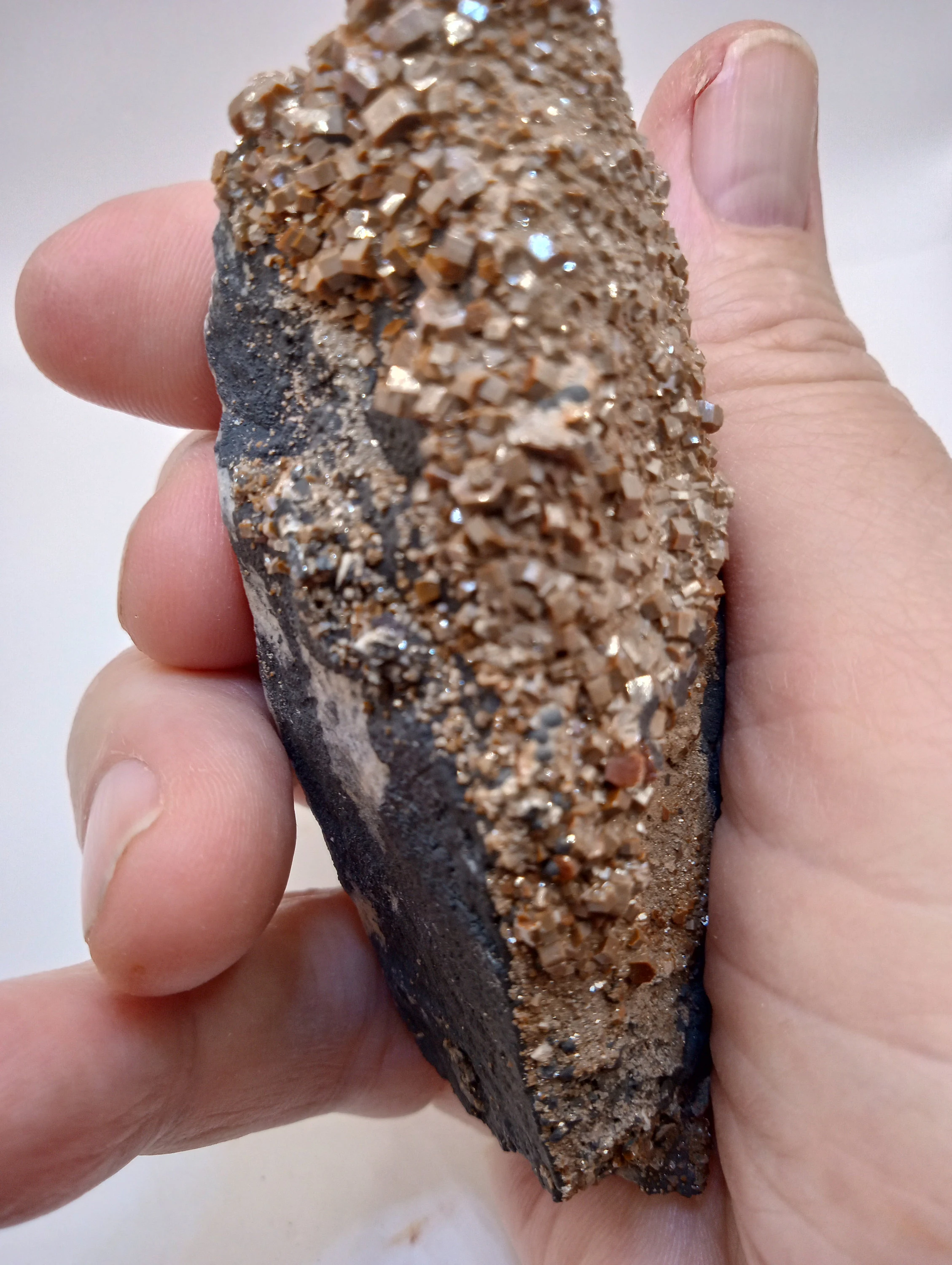 Unuqie root beer color Vanadinite