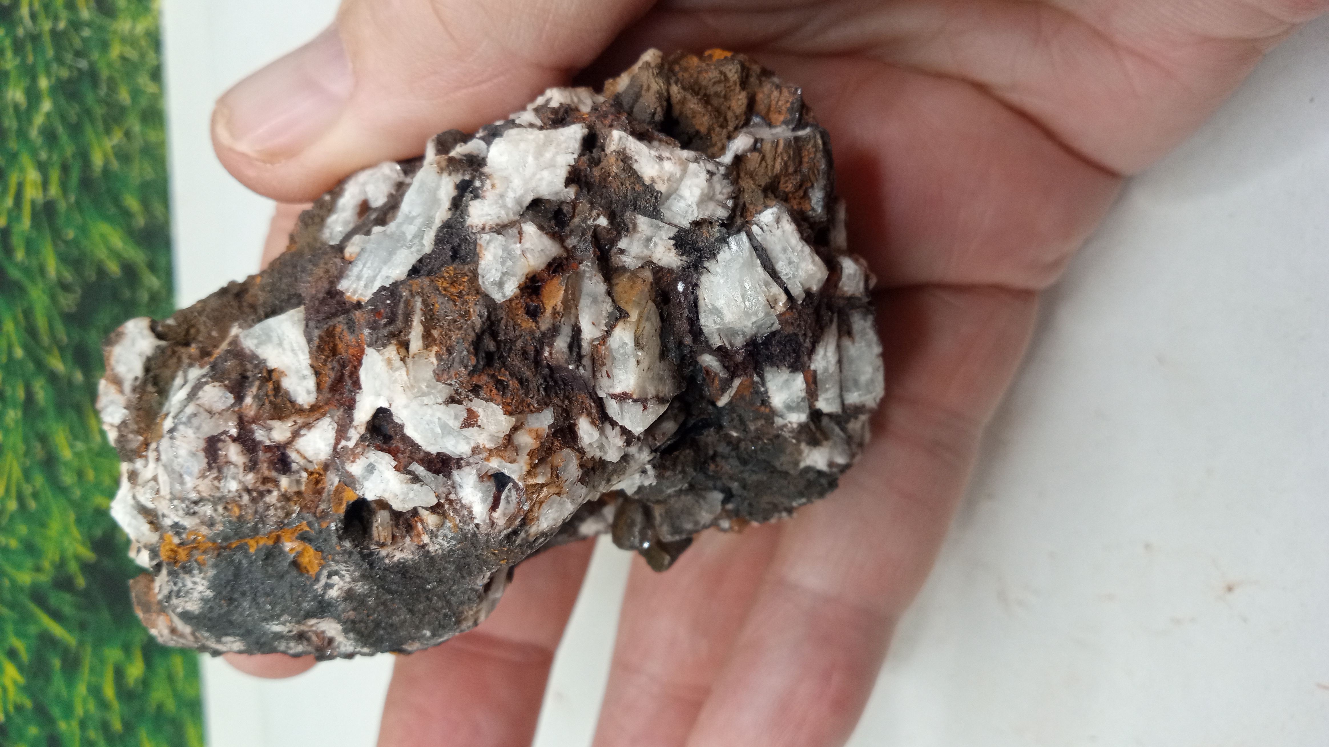 Hemimorphite / Wulfenite / Calcite   Organ Mts  New Mexico