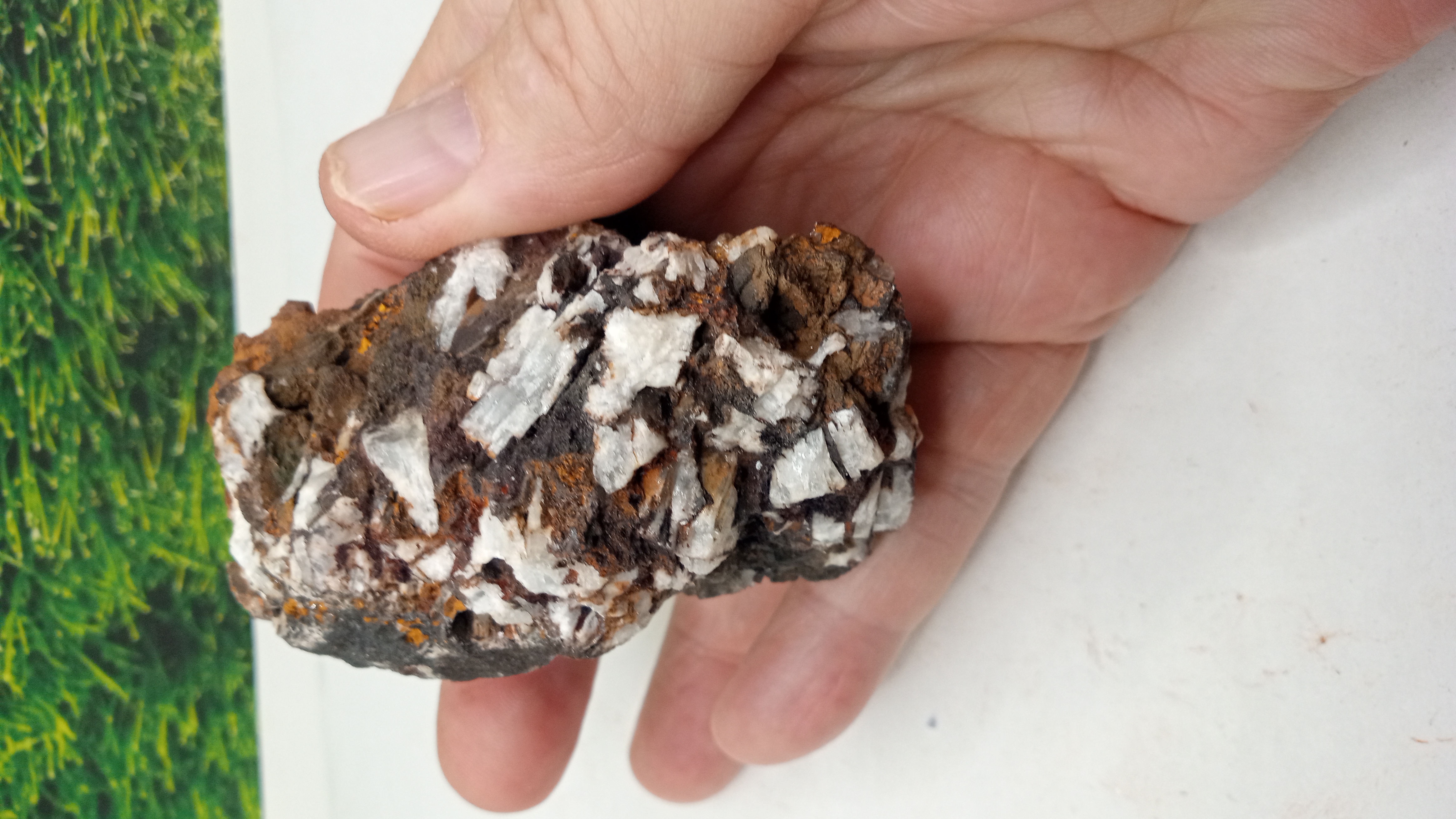 Hemimorphite / Wulfenite / Calcite   Organ Mts  New Mexico