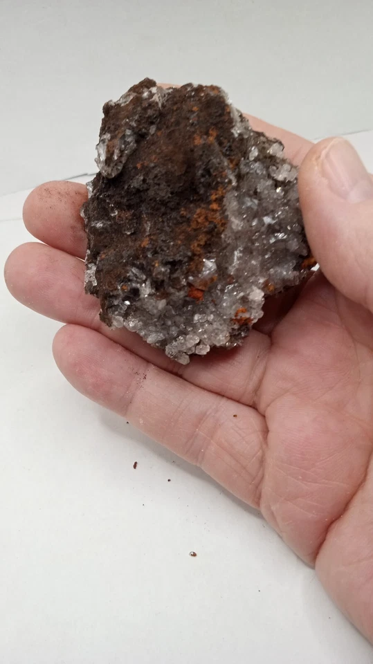 Hemimorphite in limonite
