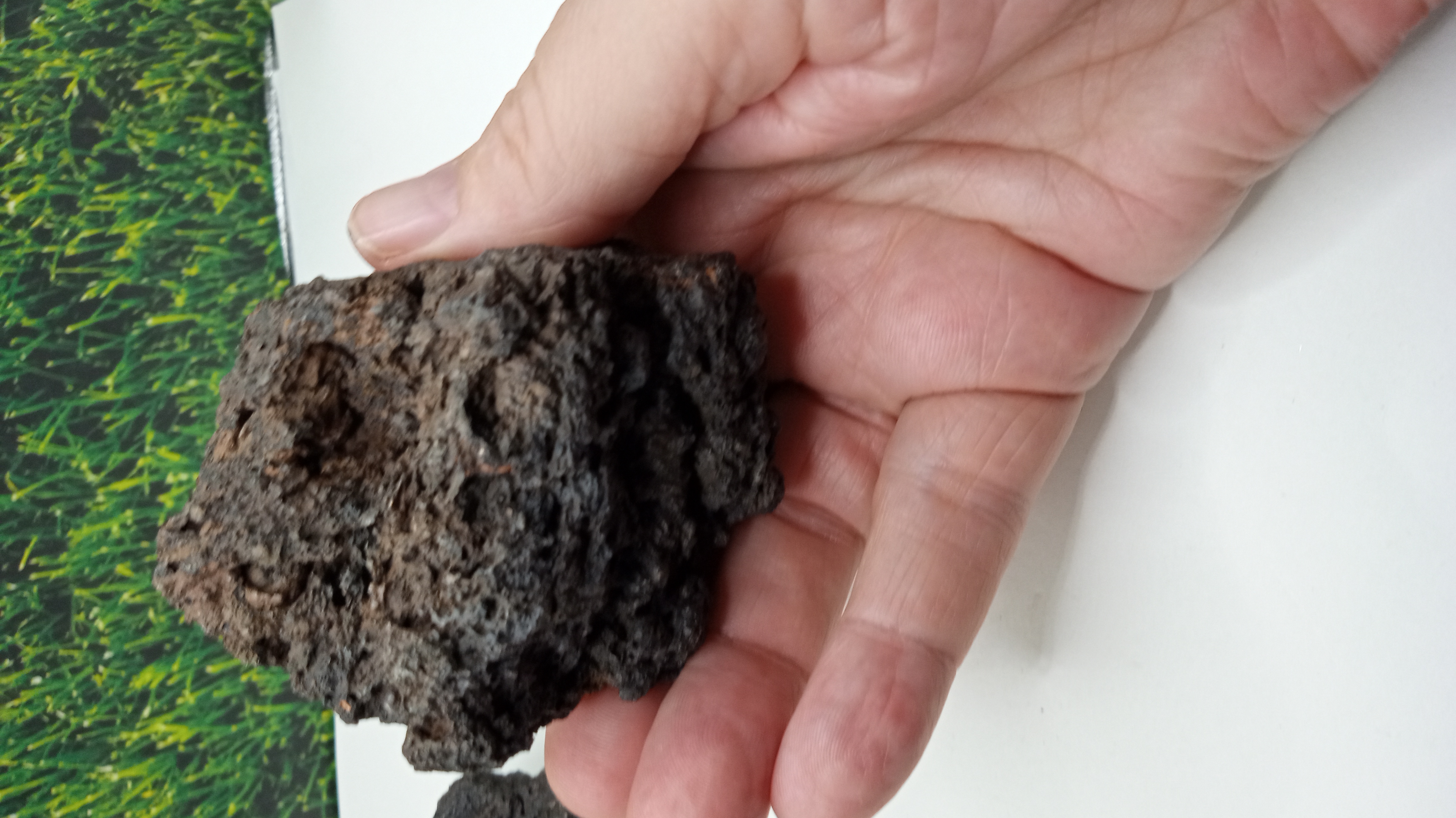 Volcanic Lava from Valley of Fire inside Fissure ~ Rare ~ ( 2 ) Included ~