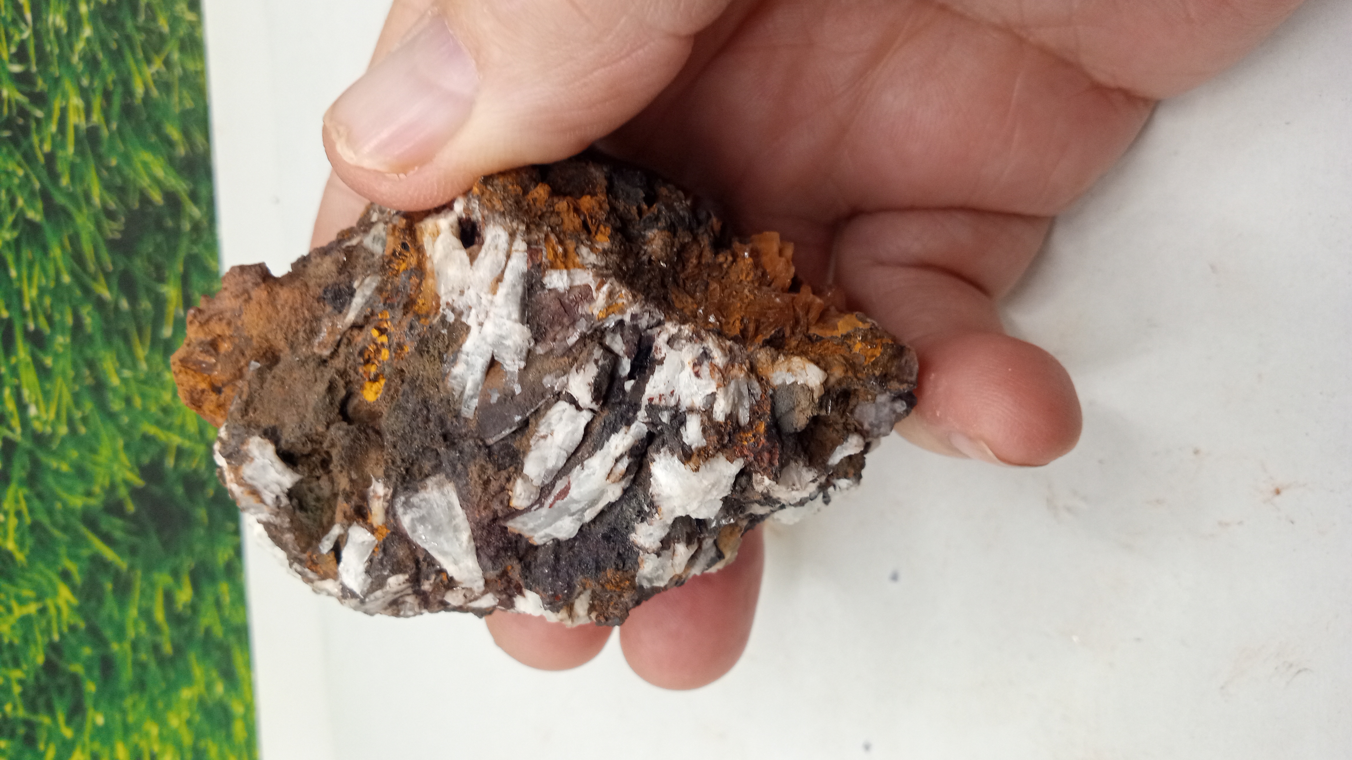 Hemimorphite / Wulfenite / Calcite   Organ Mts  New Mexico