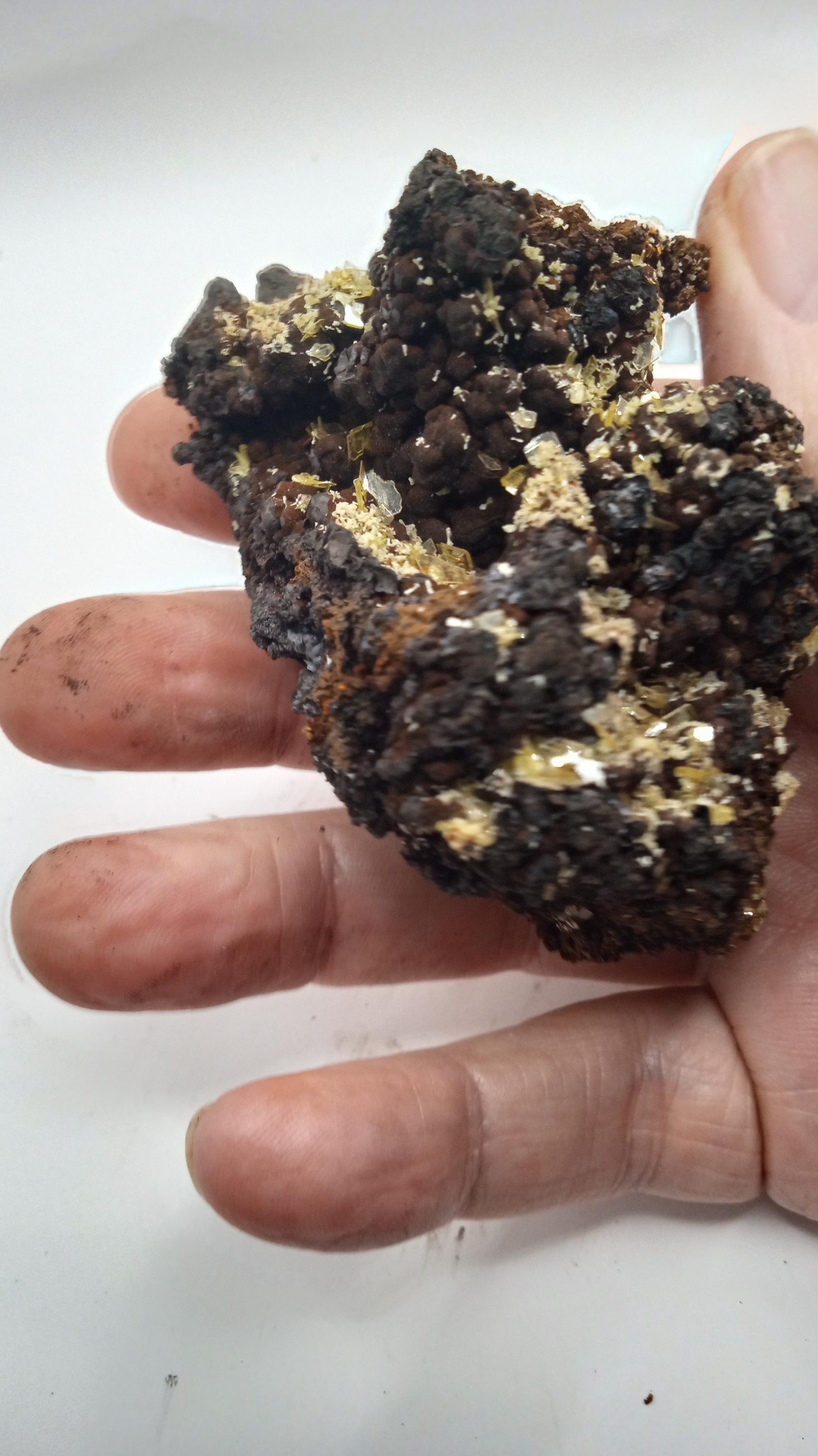 Crocolite / Conichalcite / Quartz - Mineral Specimen