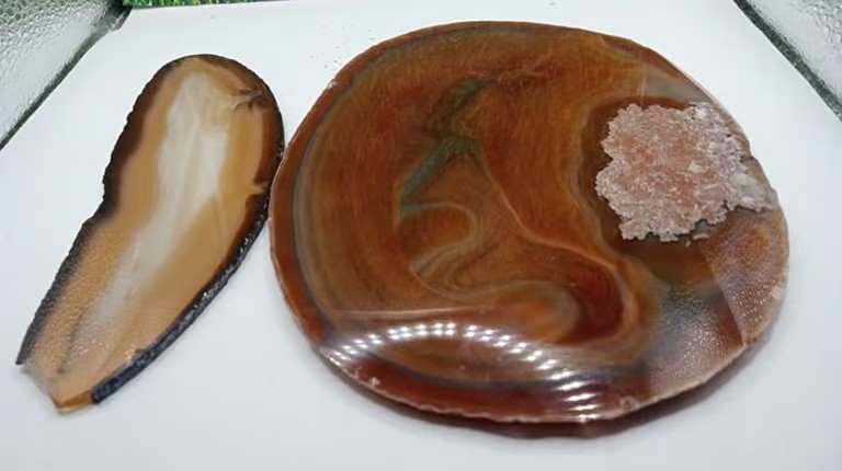 Agate ( 2 ) included - both flat