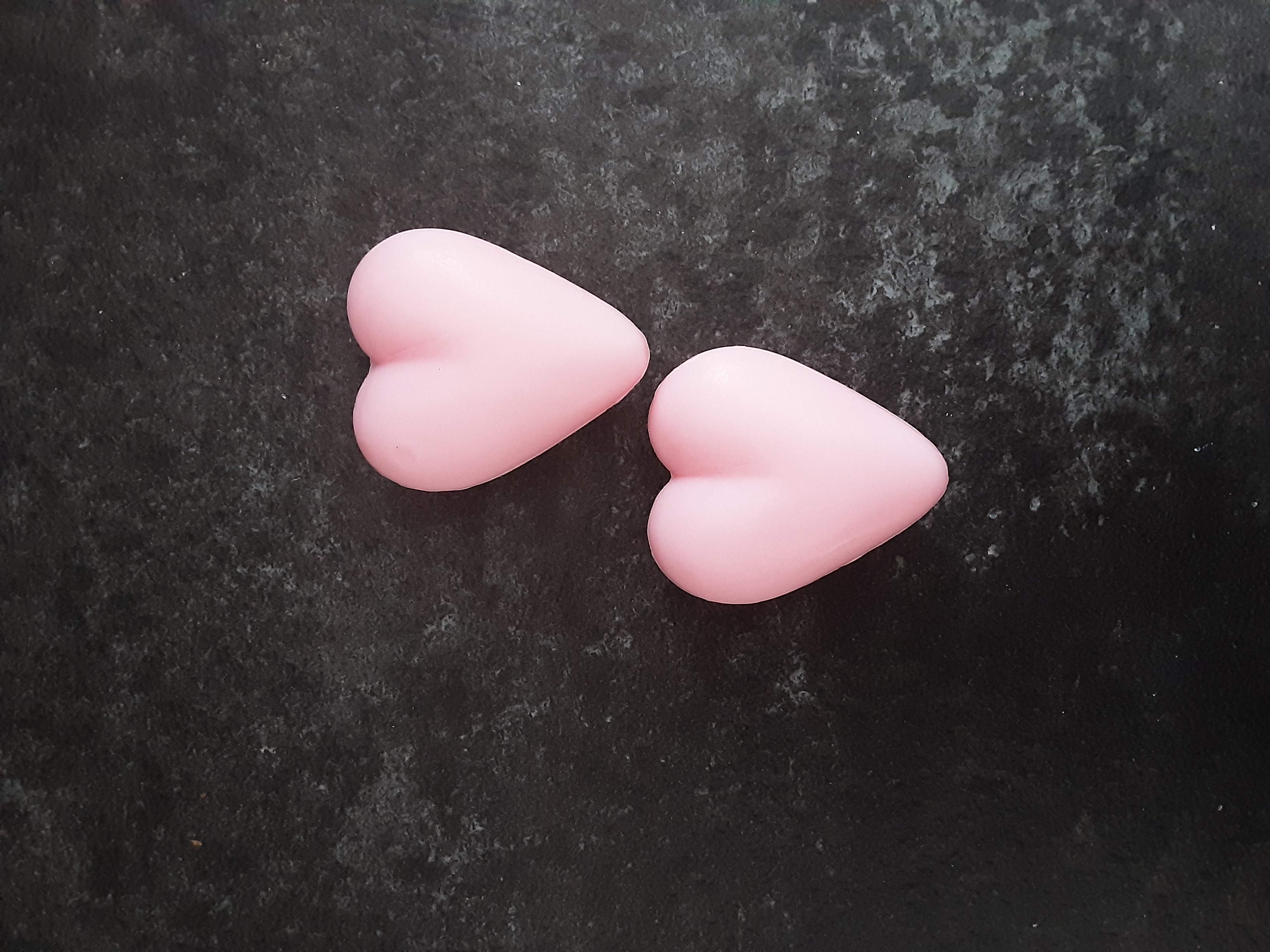 Minis savons cœurs à la rose