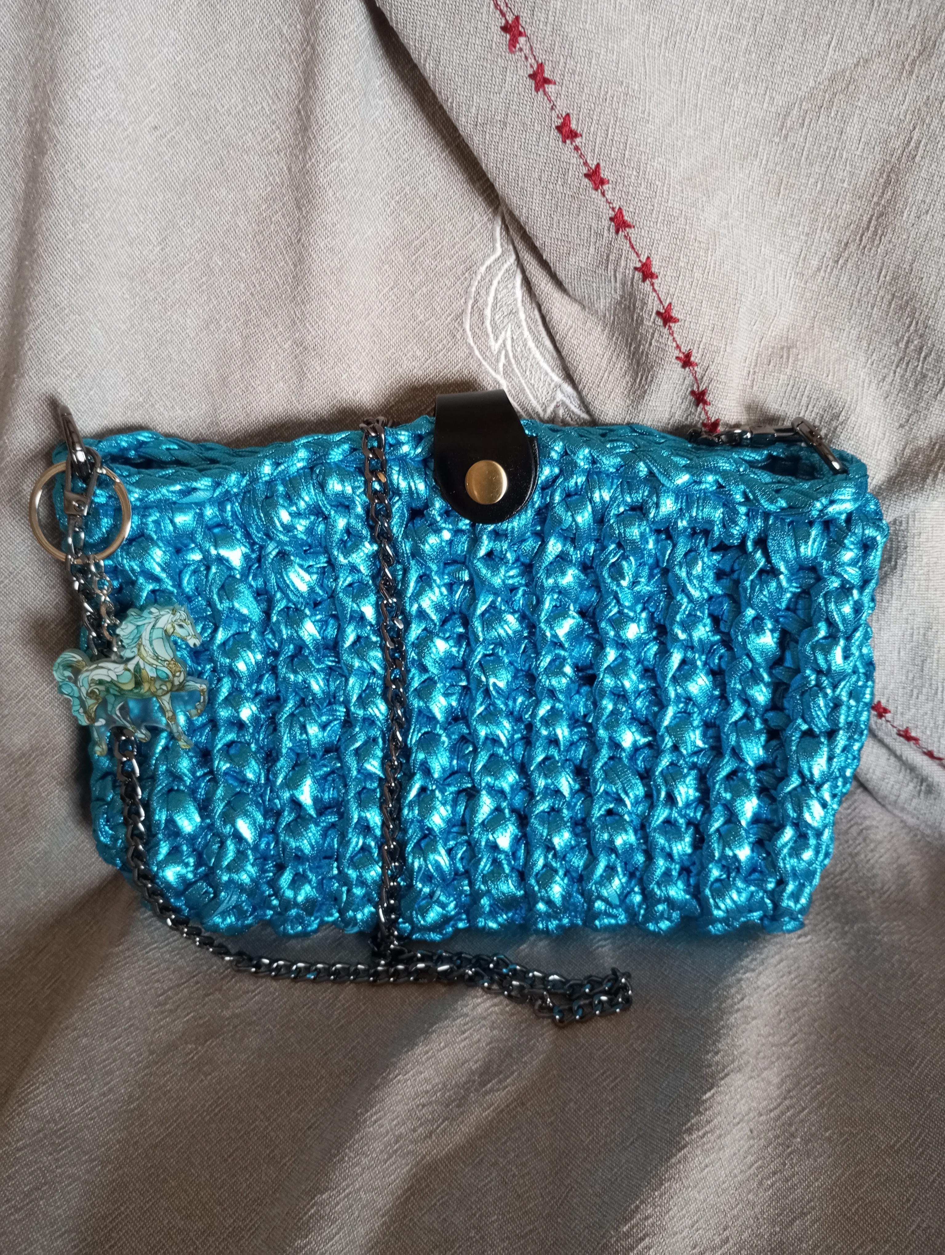 Sac à bandoulière en crochet bleu