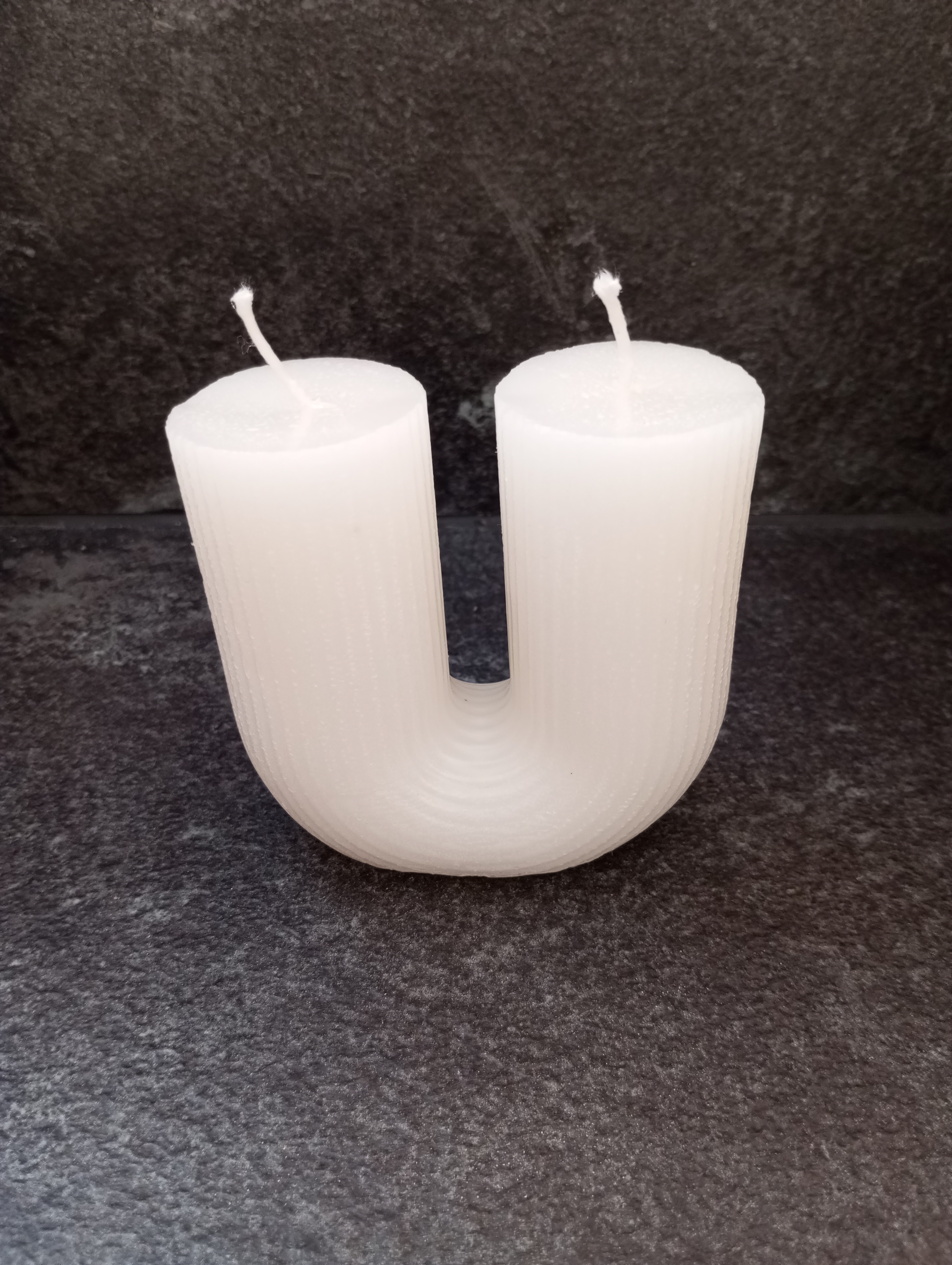 Bougie décorative en forme de U