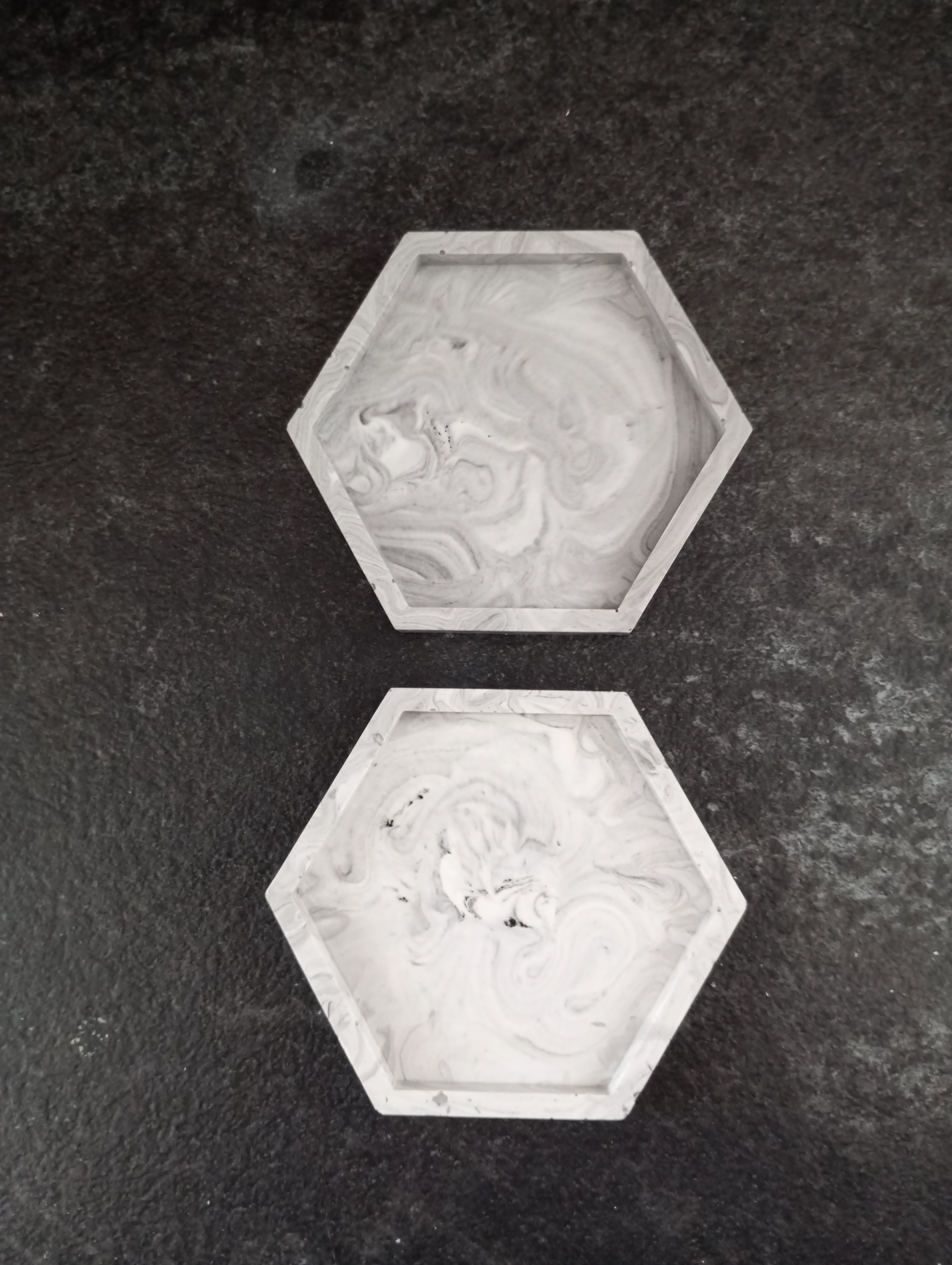Dessous de verre hexagonal en jesmonite