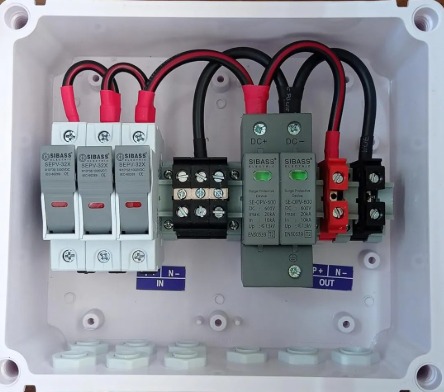 AJB 3 IN-1OUT 600V (3 Series x ≤12 Panels)
